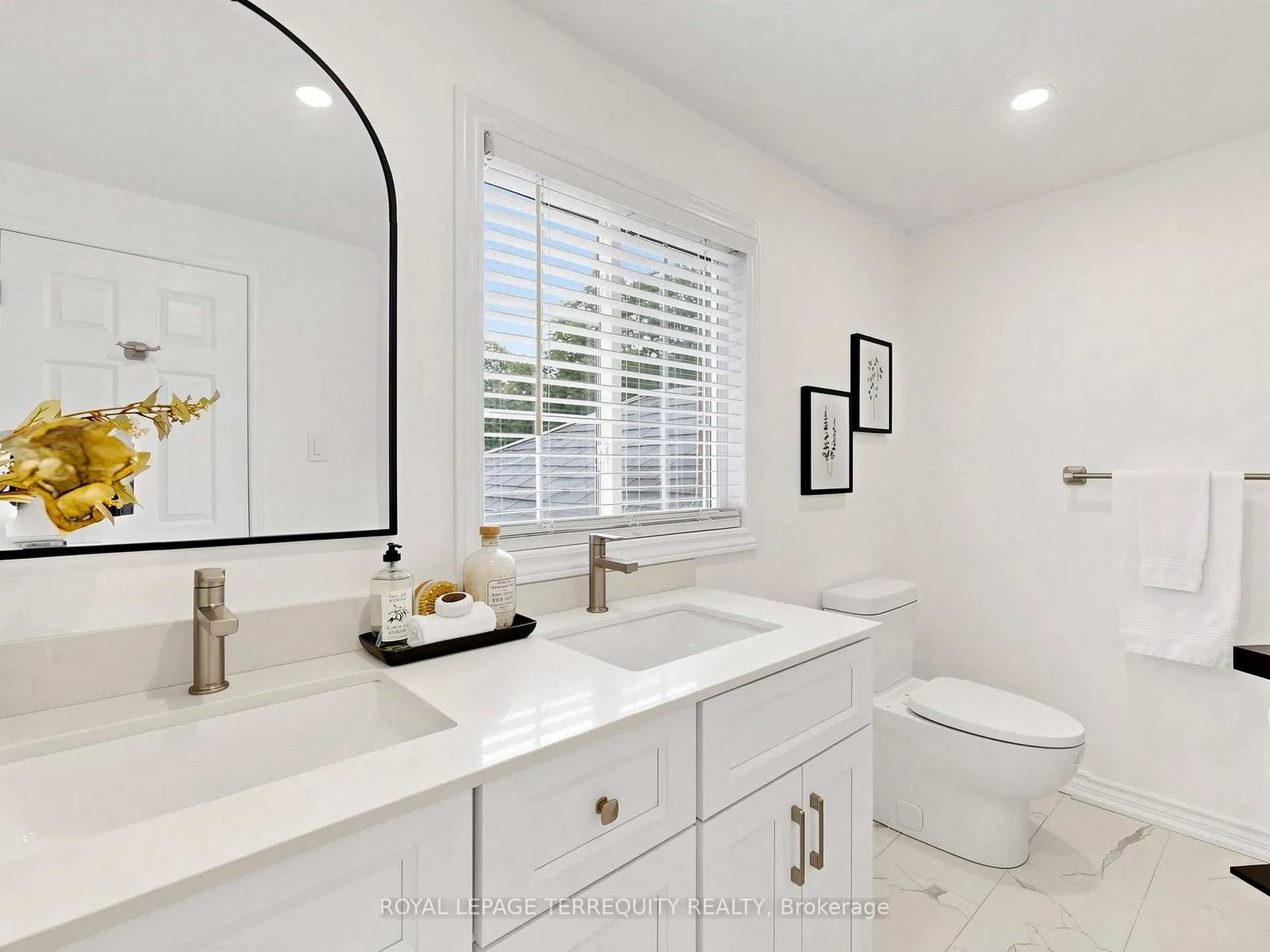 Photo 44 of 12 Maplewood Drive, Whitby, Blue Grass Meadows — HOMEH