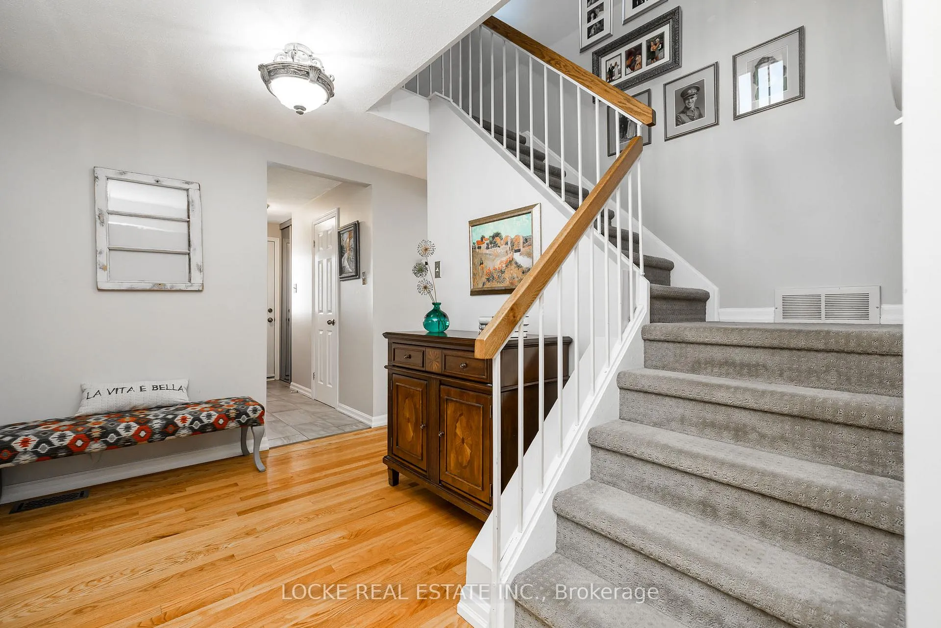 Photo 7 of 1821 Woodhaven Heights, Ottawa, Queenswood Heights South — HOMEH