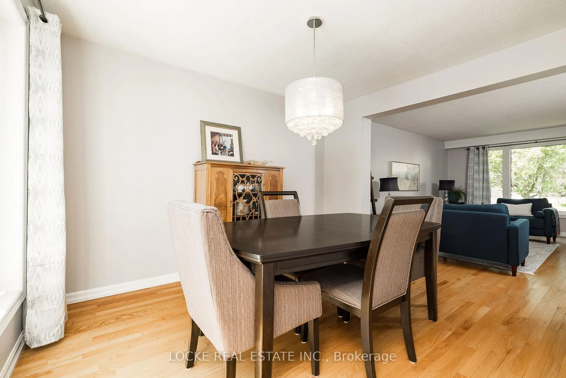 Photo 13 of 1821 Woodhaven Heights, Ottawa, Queenswood Heights South — HOMEH
