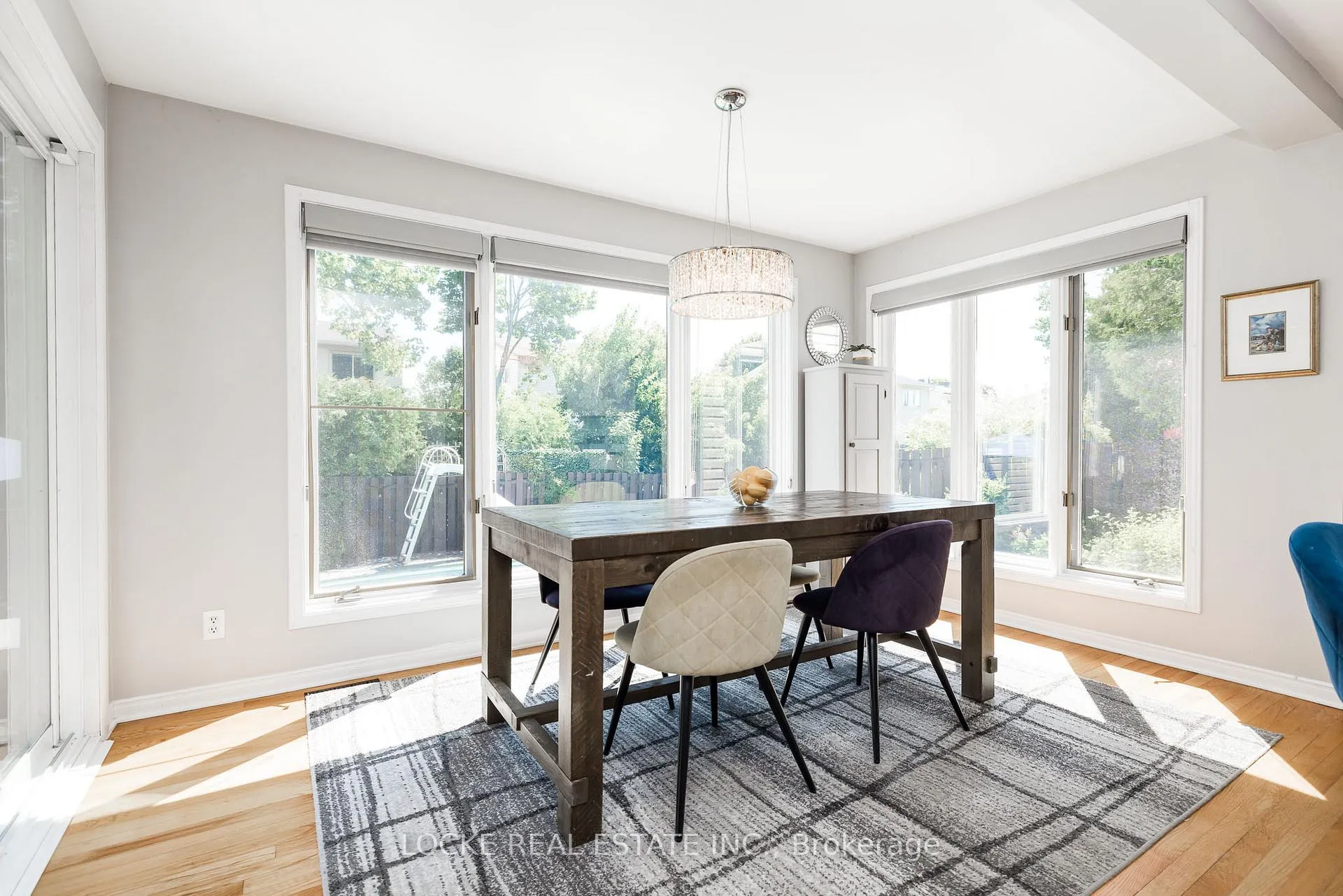 Photo 18 of 1821 Woodhaven Heights, Ottawa, Queenswood Heights South — HOMEH