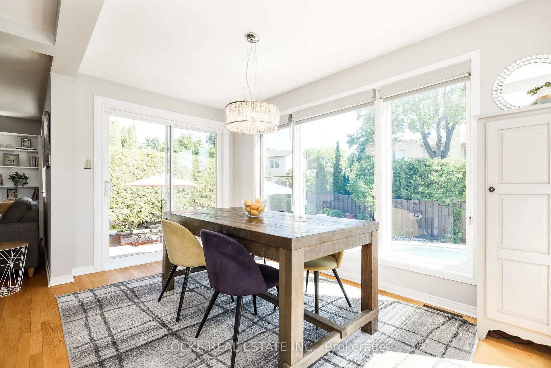 Photo 19 of 1821 Woodhaven Heights, Ottawa, Queenswood Heights South — HOMEH