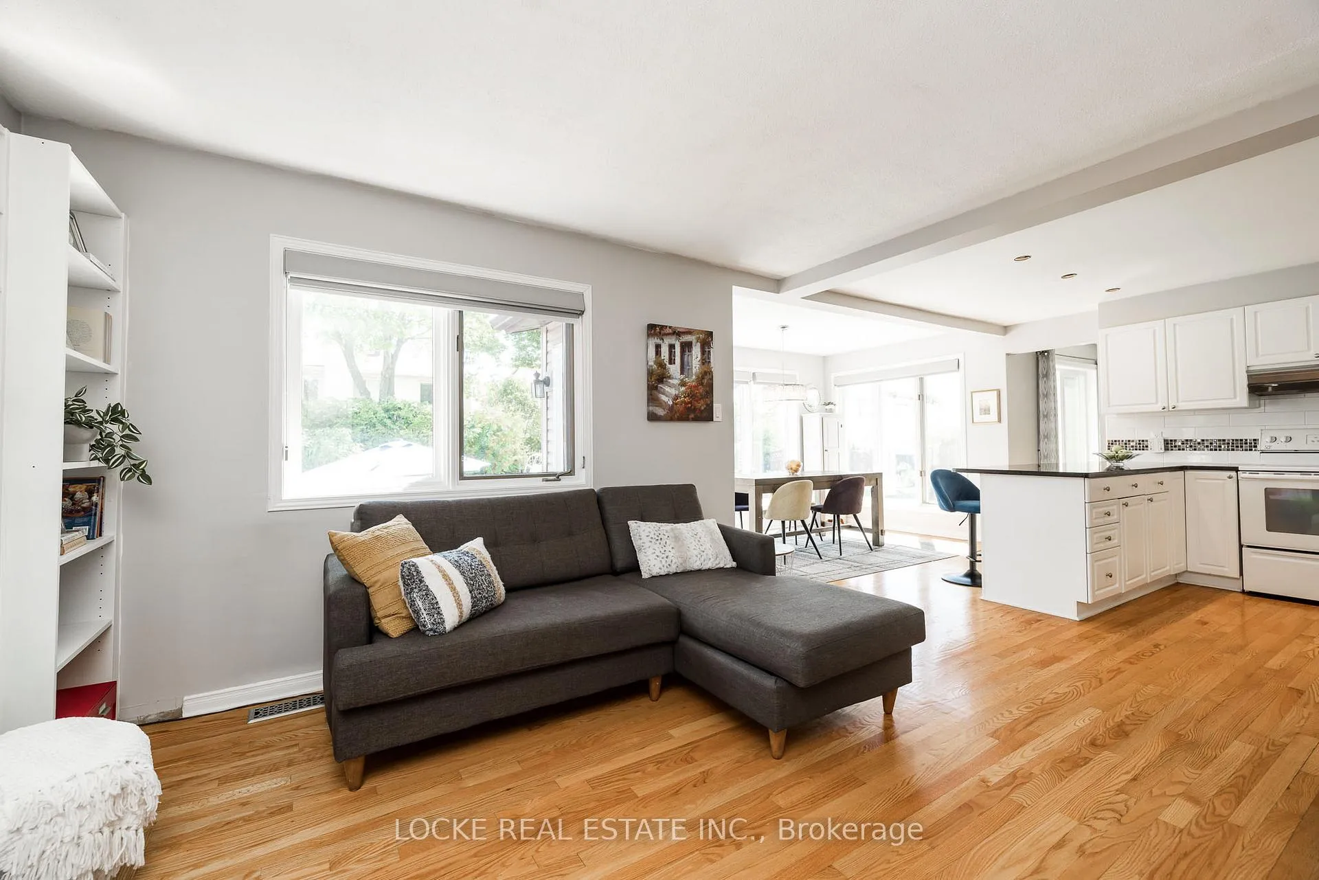 Photo 22 of 1821 Woodhaven Heights, Ottawa, Queenswood Heights South — HOMEH