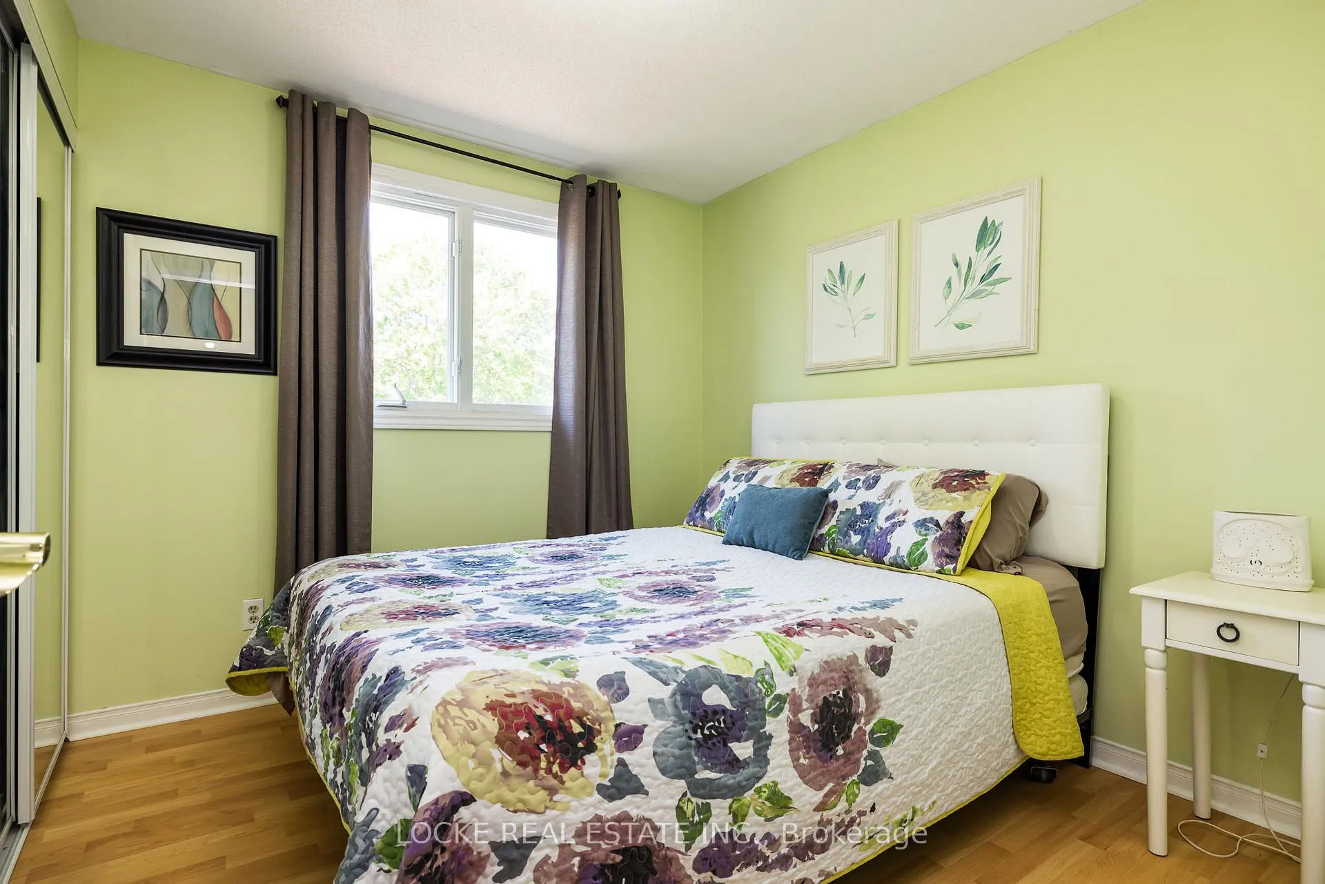 Photo 32 of 1821 Woodhaven Heights, Ottawa, Queenswood Heights South — HOMEH