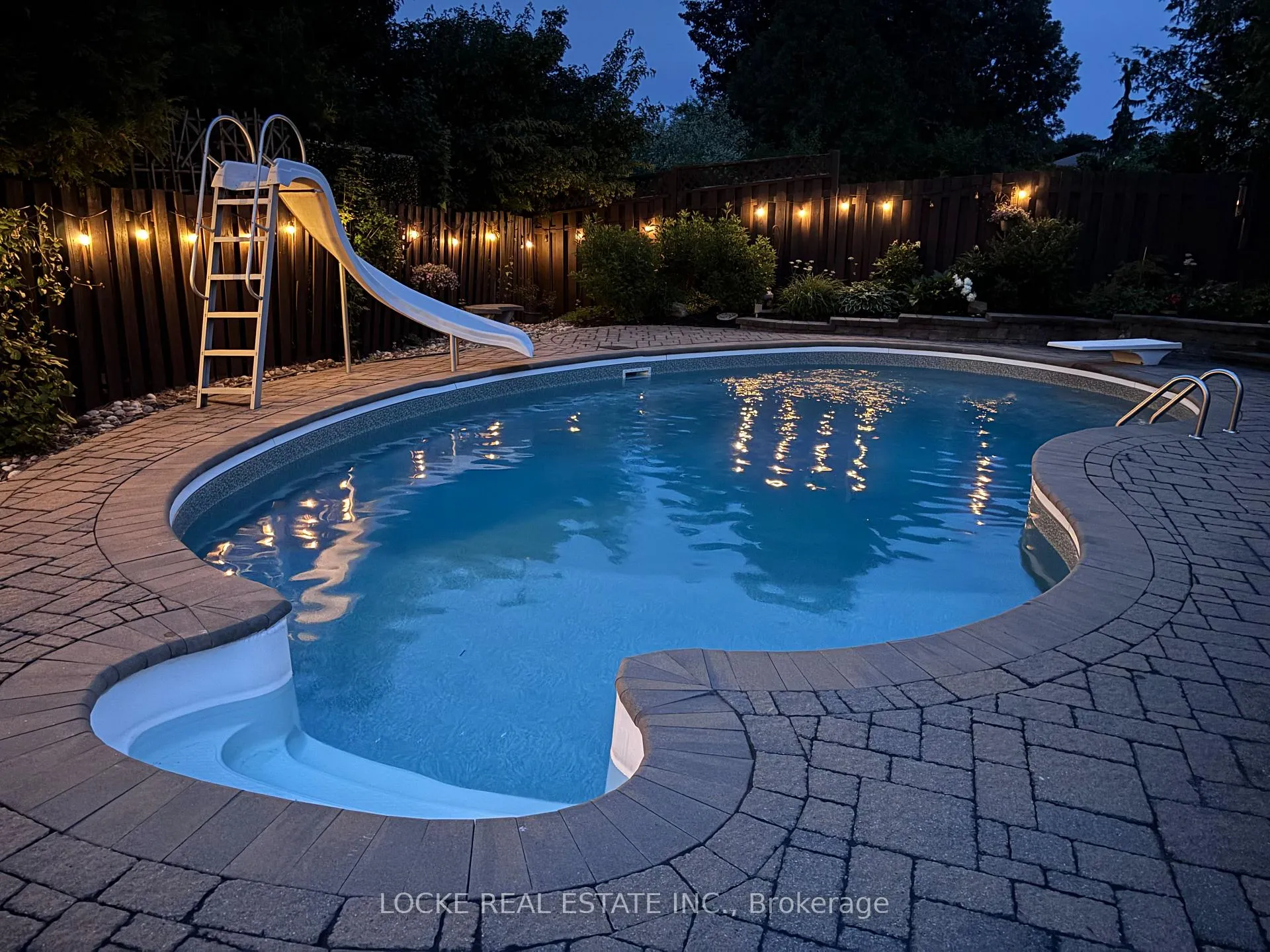 Photo 47 of 1821 Woodhaven Heights, Ottawa, Queenswood Heights South — HOMEH