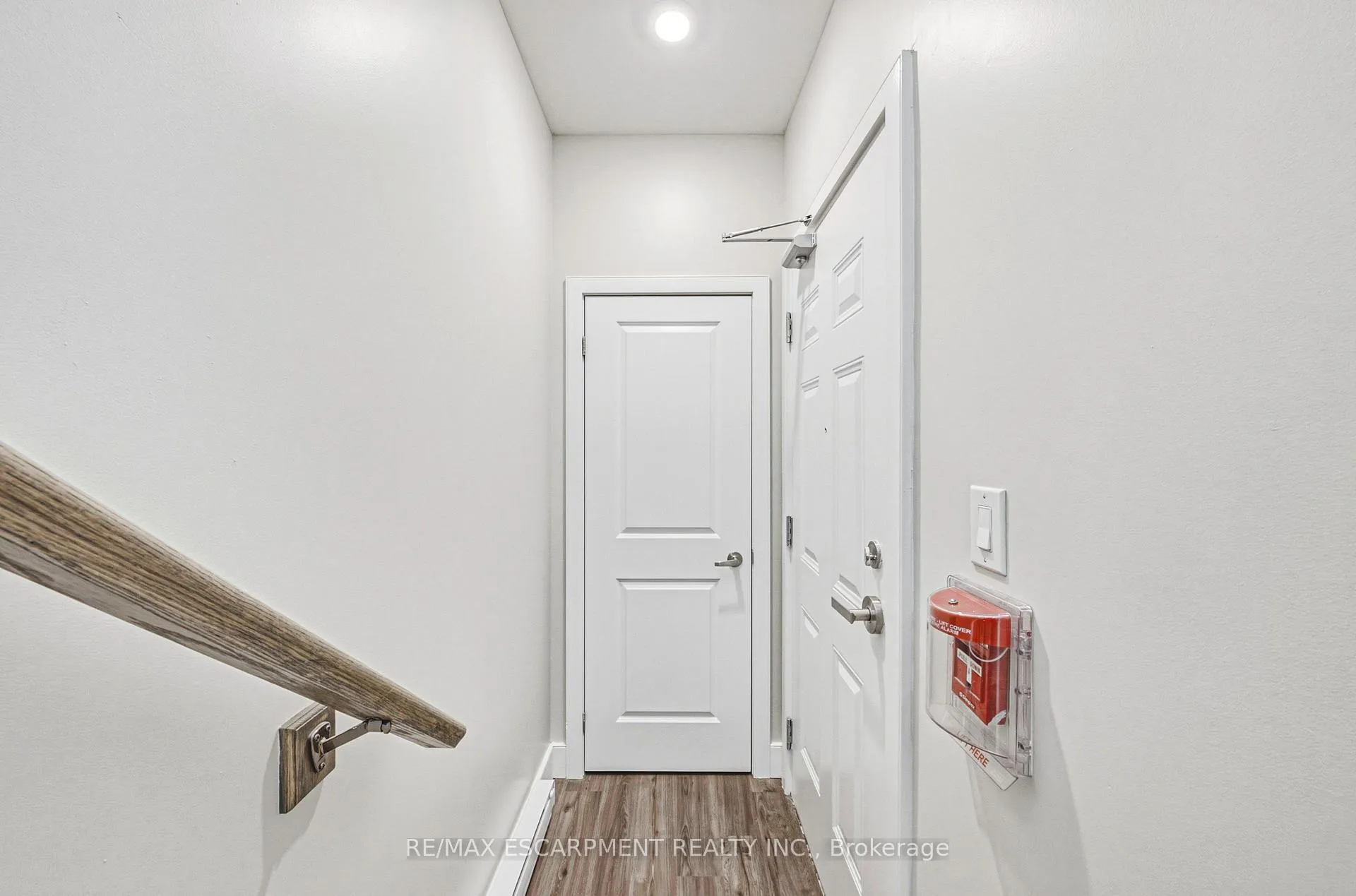 Photo 4 of Unit 214, 2061 Prospect Street, Burlington, Brant — HOMEH