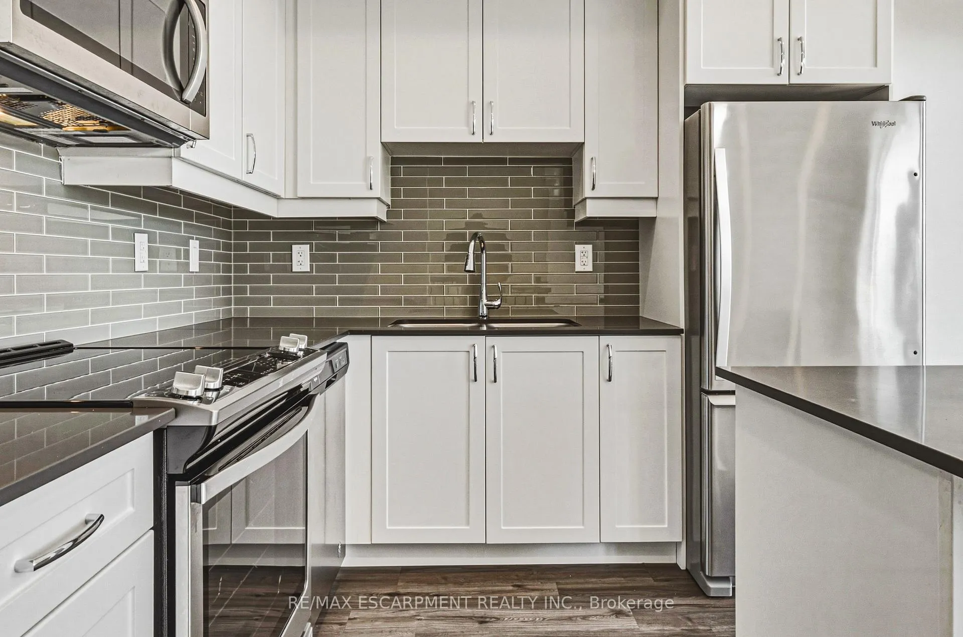 Photo 8 of Unit 214, 2061 Prospect Street, Burlington, Brant — HOMEH
