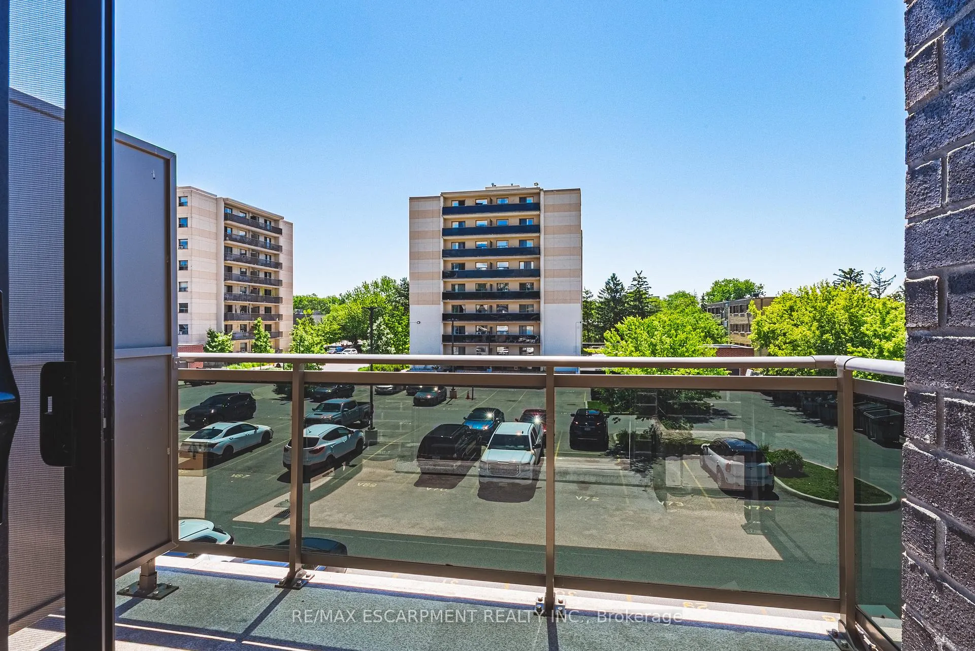Photo 13 of Unit 214, 2061 Prospect Street, Burlington, Brant — HOMEH