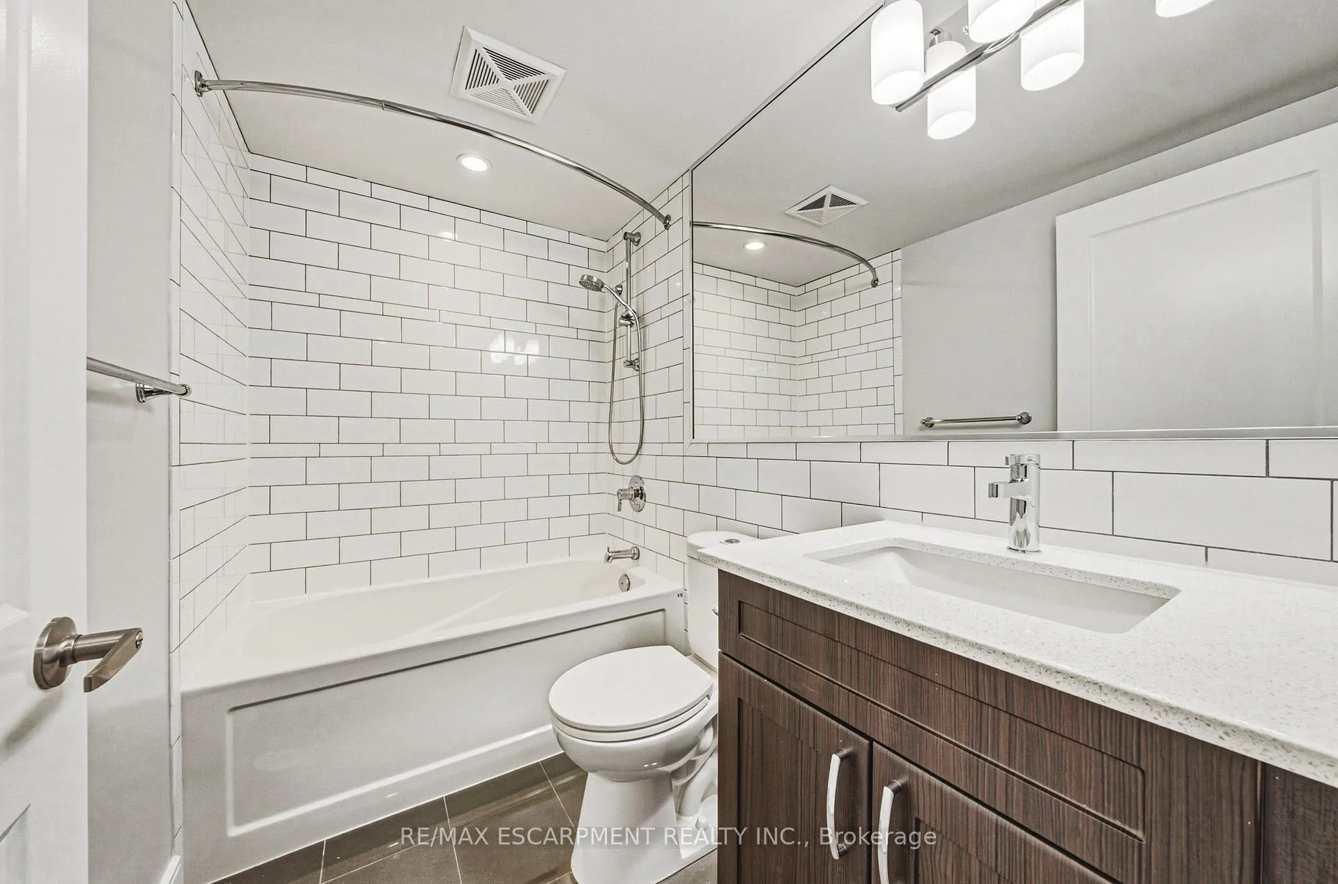 Photo 16 of Unit 214, 2061 Prospect Street, Burlington, Brant — HOMEH