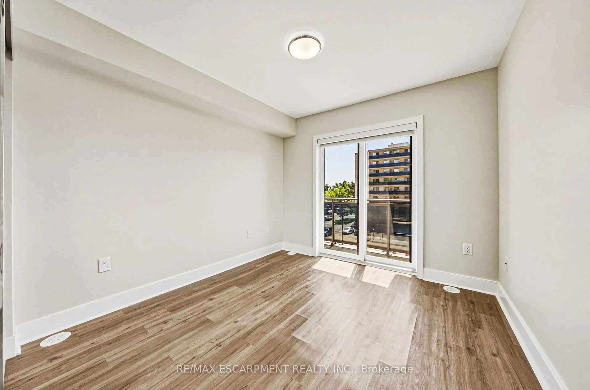Photo 17 of Unit 214, 2061 Prospect Street, Burlington, Brant — HOMEH
