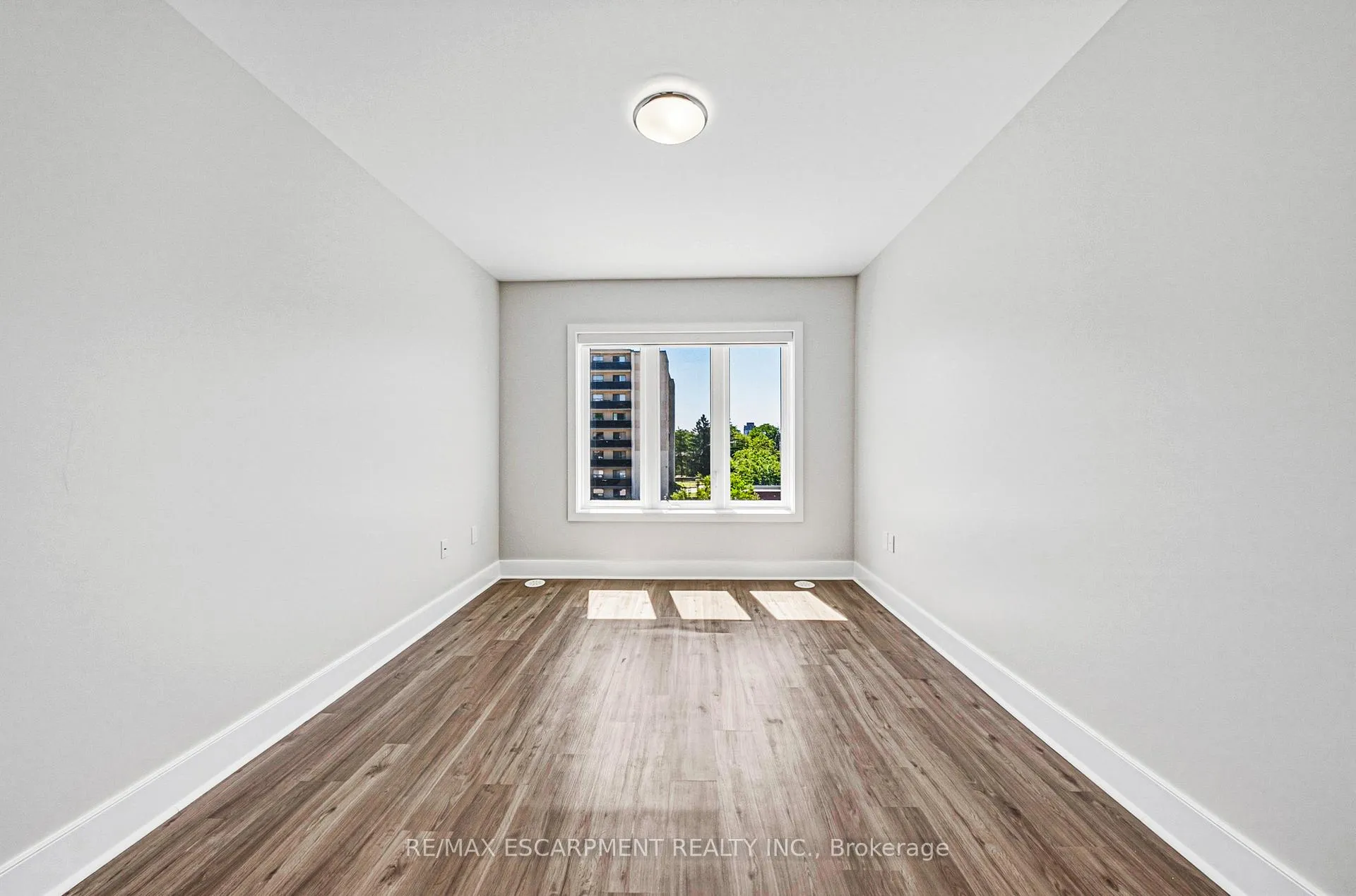 Photo 20 of Unit 214, 2061 Prospect Street, Burlington, Brant — HOMEH