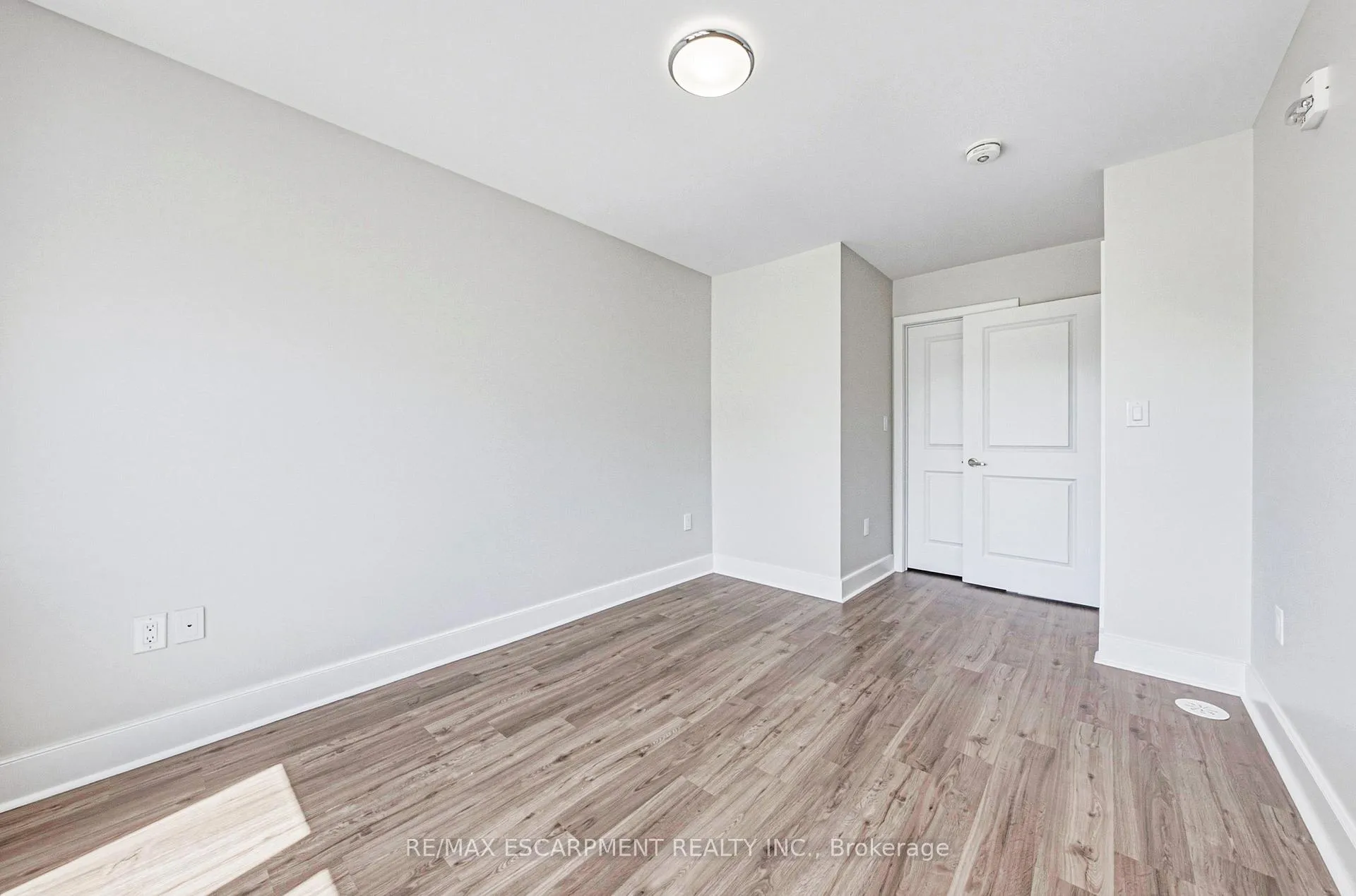 Photo 21 of Unit 214, 2061 Prospect Street, Burlington, Brant — HOMEH