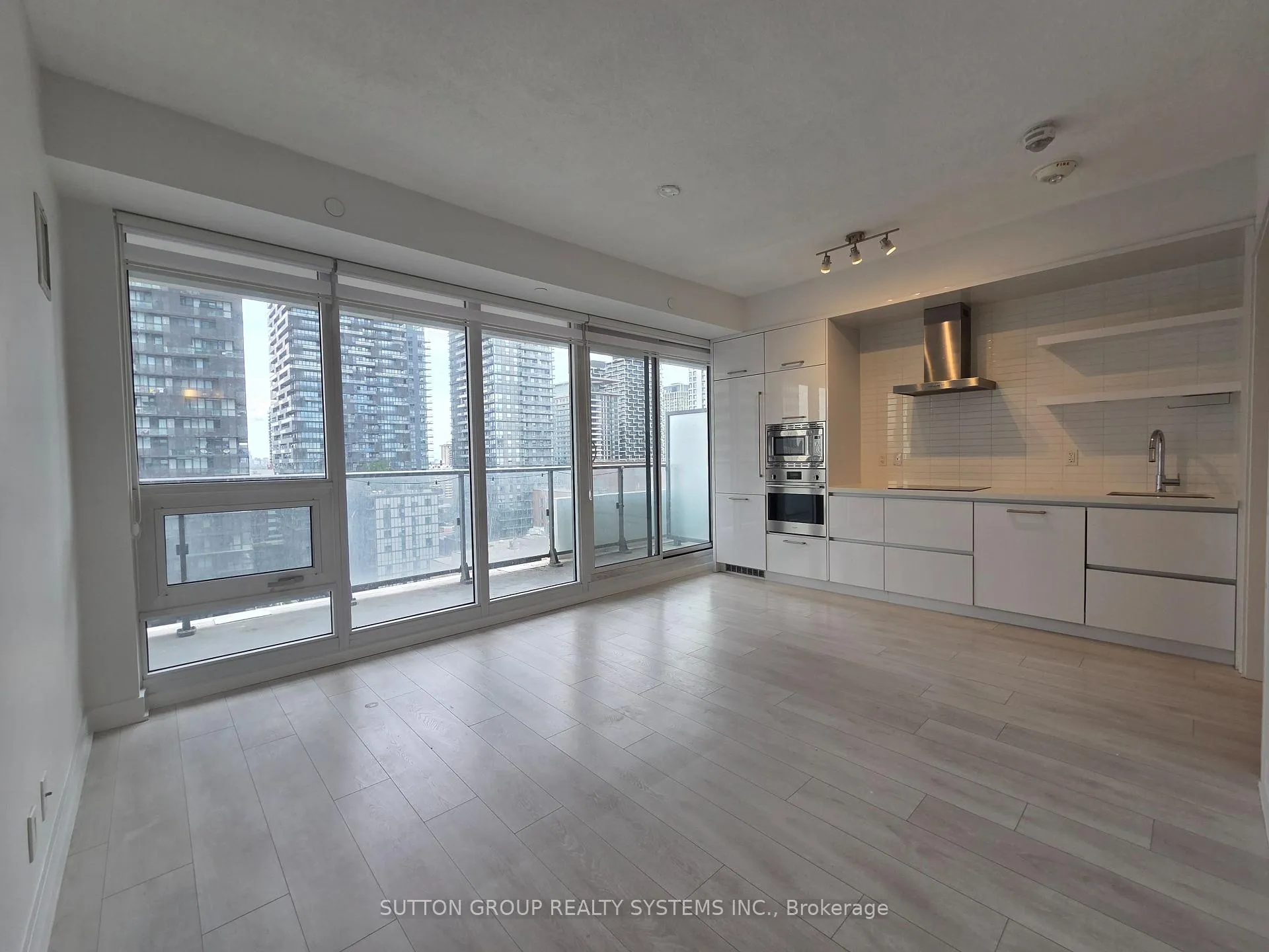 Photo 3 of Unit 1601, 2221 Yonge Street, Toronto, Mount Pleasant West — HOMEH