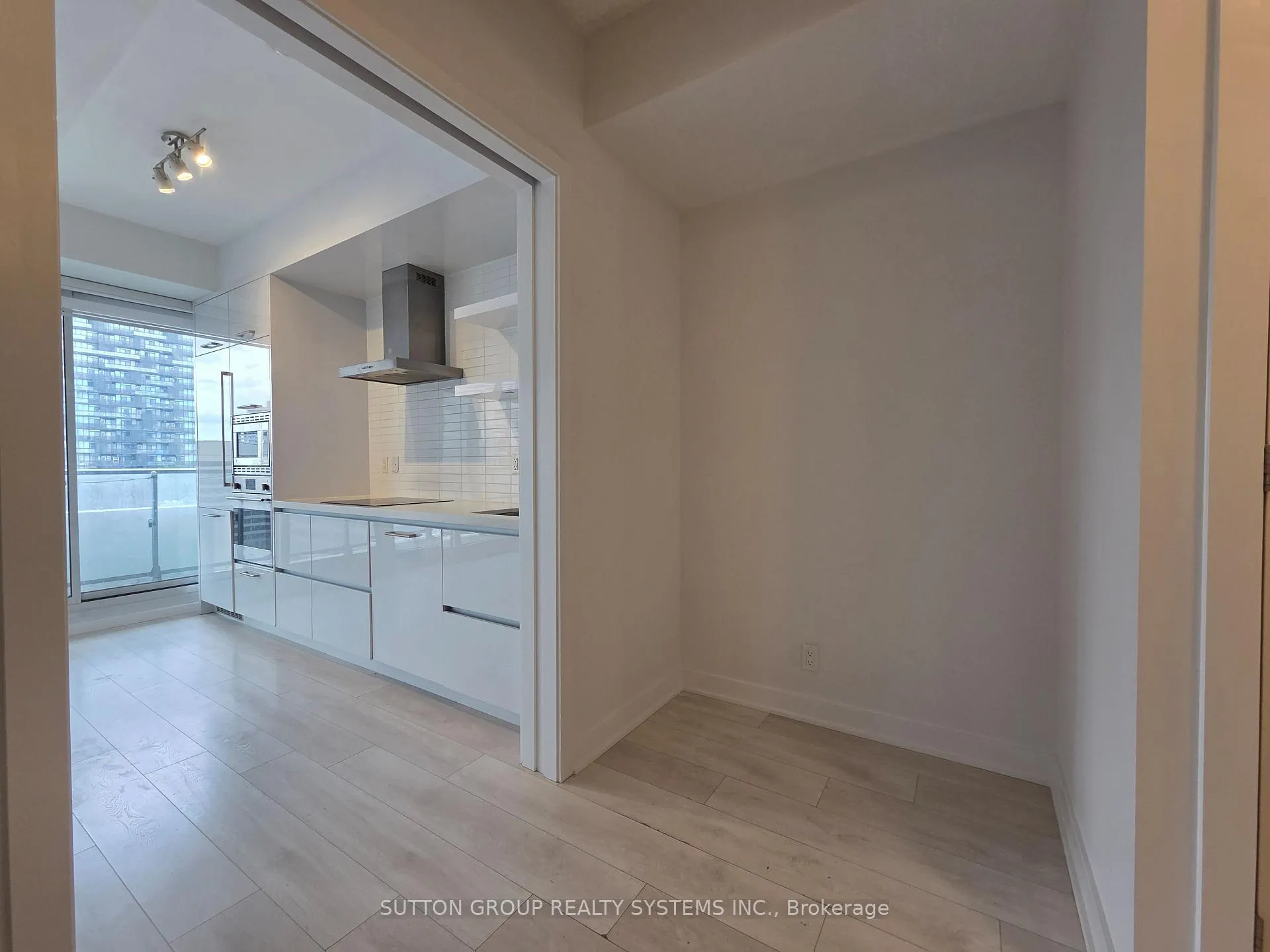 Photo 8 of Unit 1601, 2221 Yonge Street, Toronto, Mount Pleasant West — HOMEH