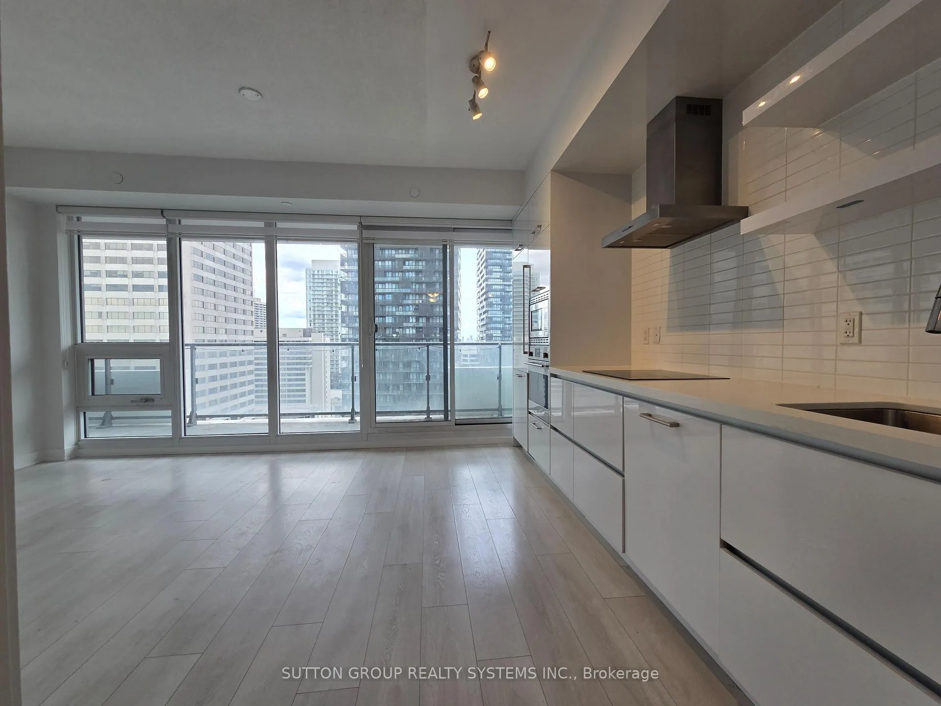Photo 10 of Unit 1601, 2221 Yonge Street, Toronto, Mount Pleasant West — HOMEH