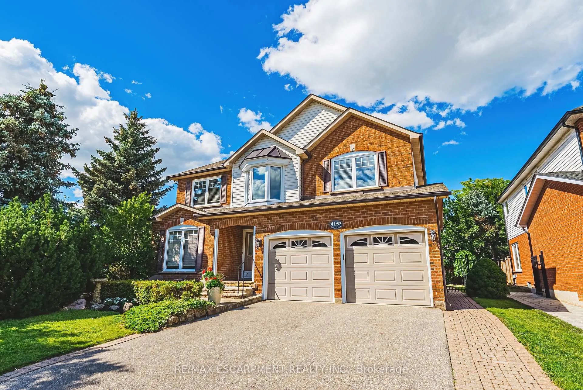 Photo 3 of 4153 Vermont Crescent, Burlington, Rose — HOMEH