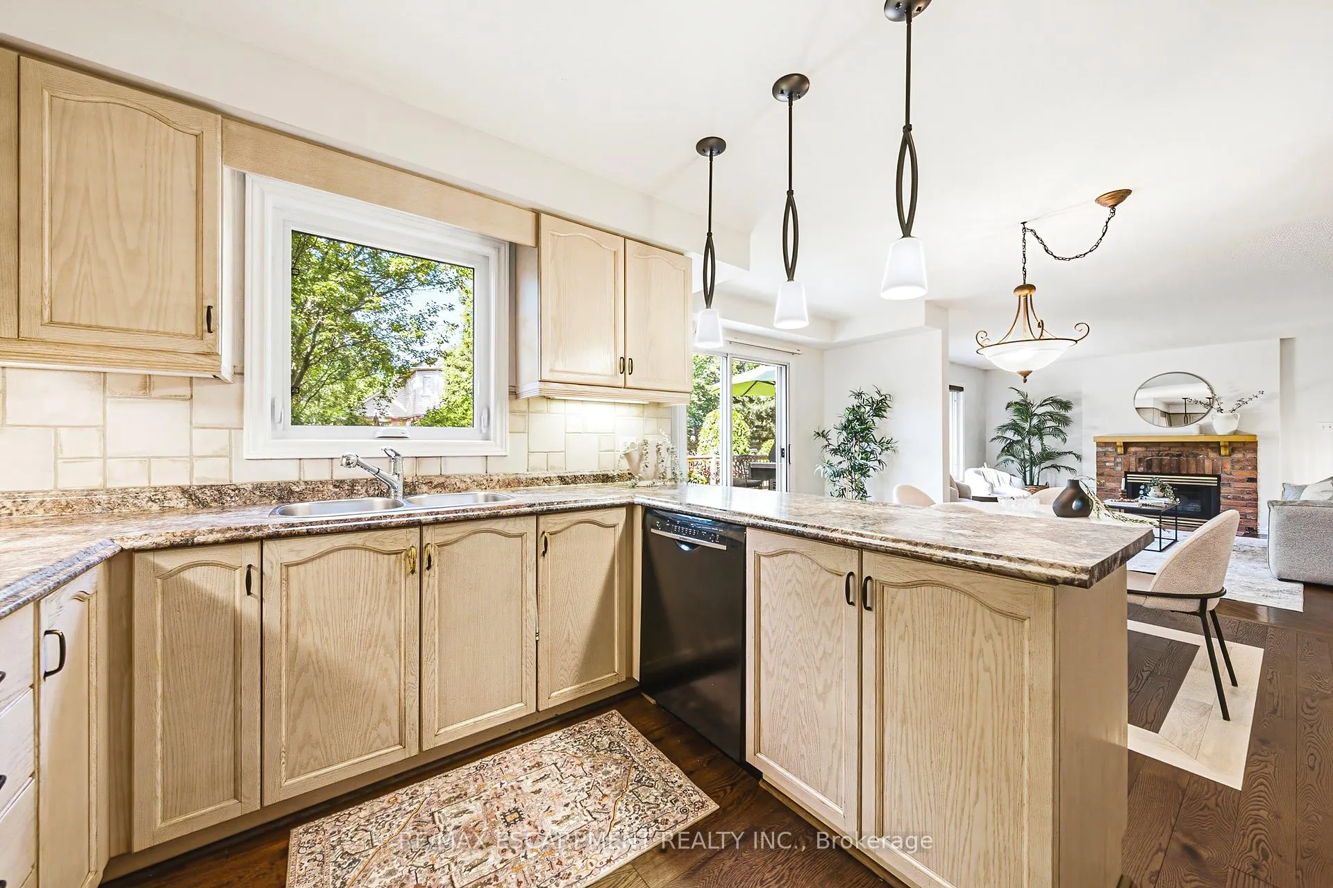 Photo 14 of 4153 Vermont Crescent, Burlington, Rose — HOMEH