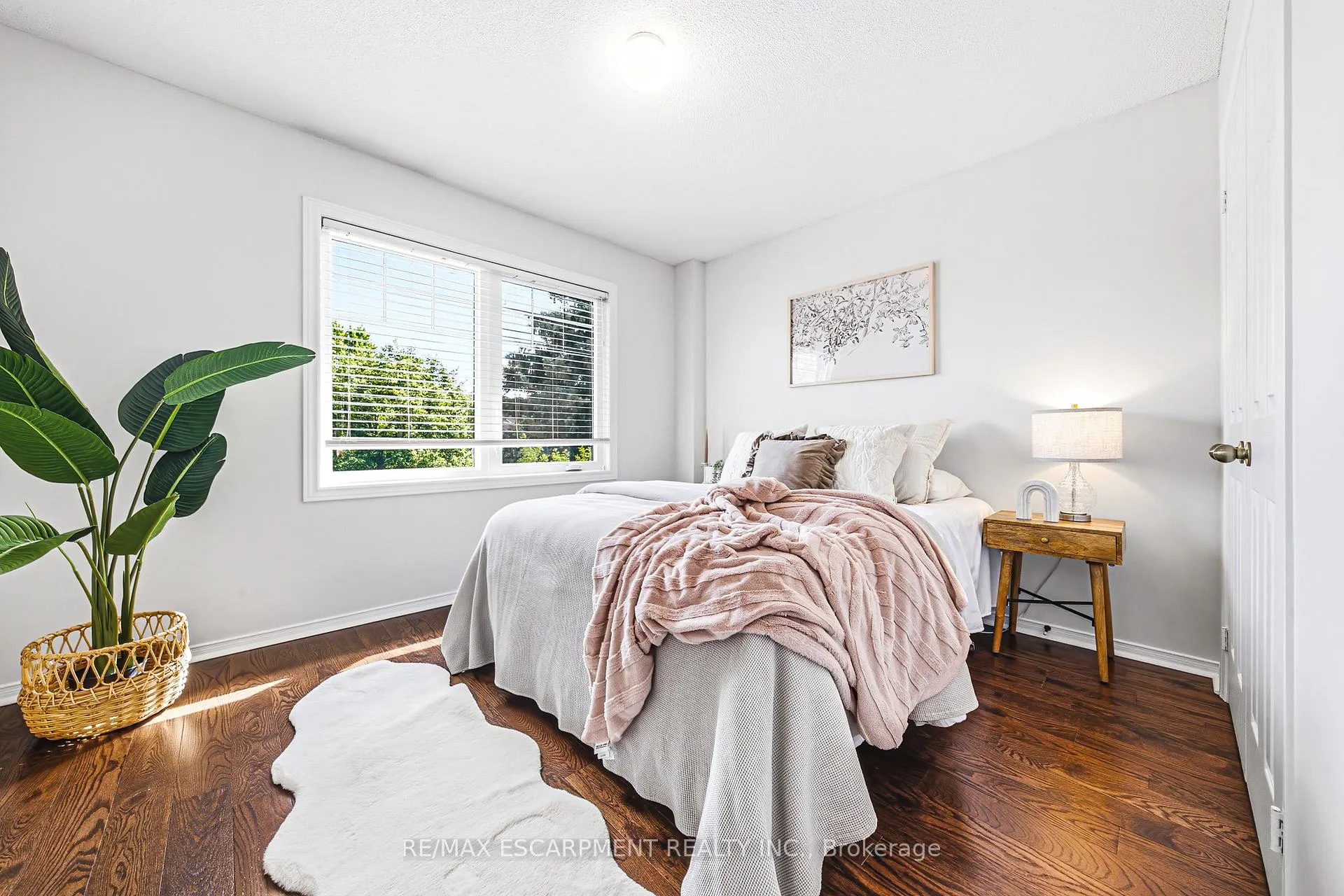 Photo 27 of 4153 Vermont Crescent, Burlington, Rose — HOMEH