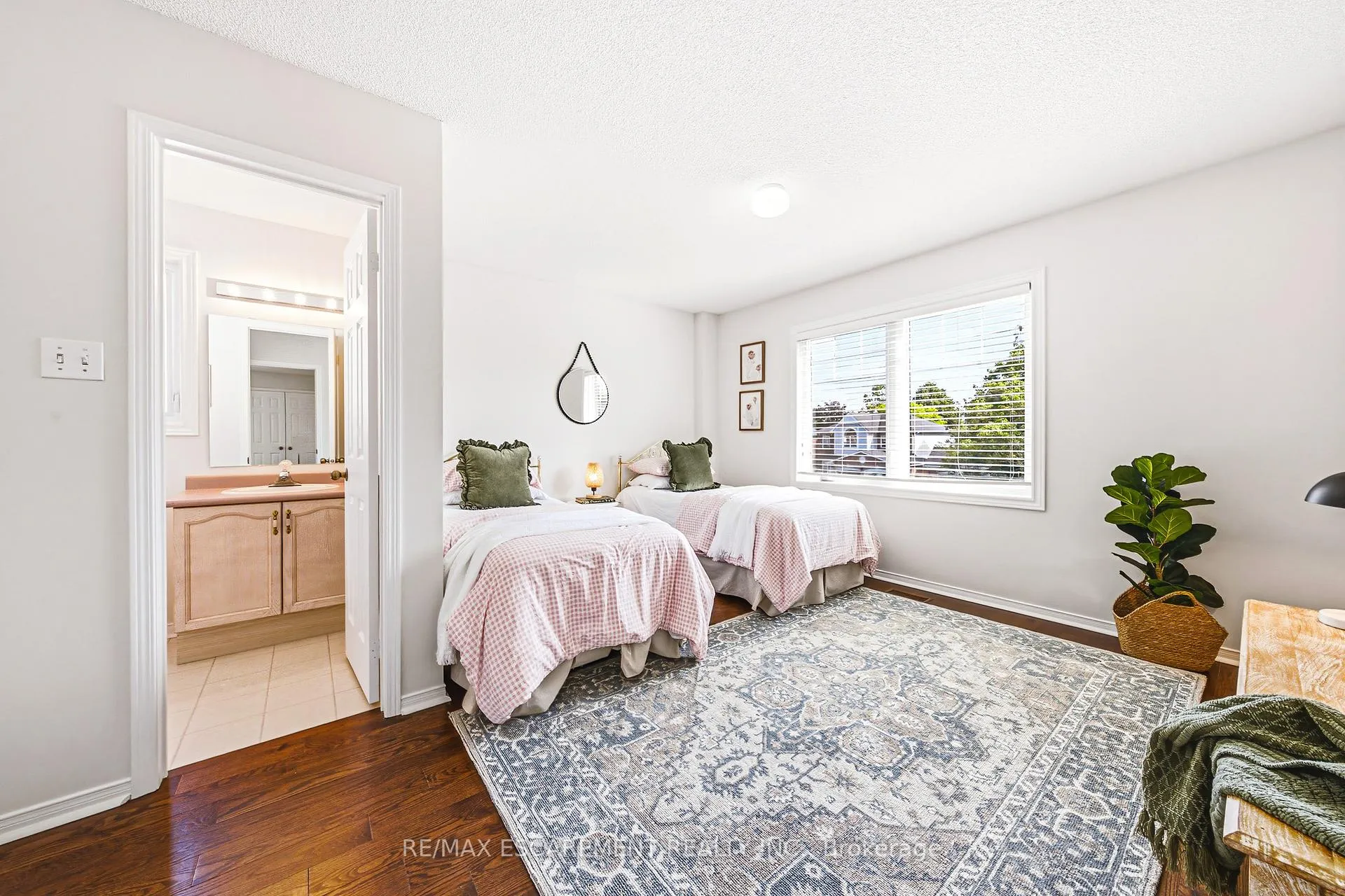 Photo 31 of 4153 Vermont Crescent, Burlington, Rose — HOMEH