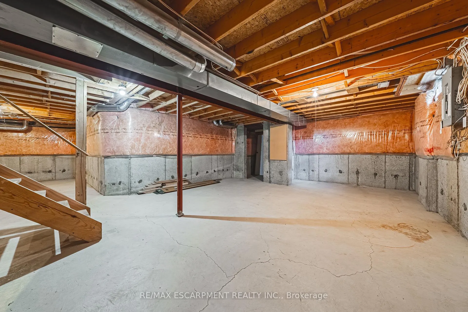 Photo 34 of 4153 Vermont Crescent, Burlington, Rose — HOMEH