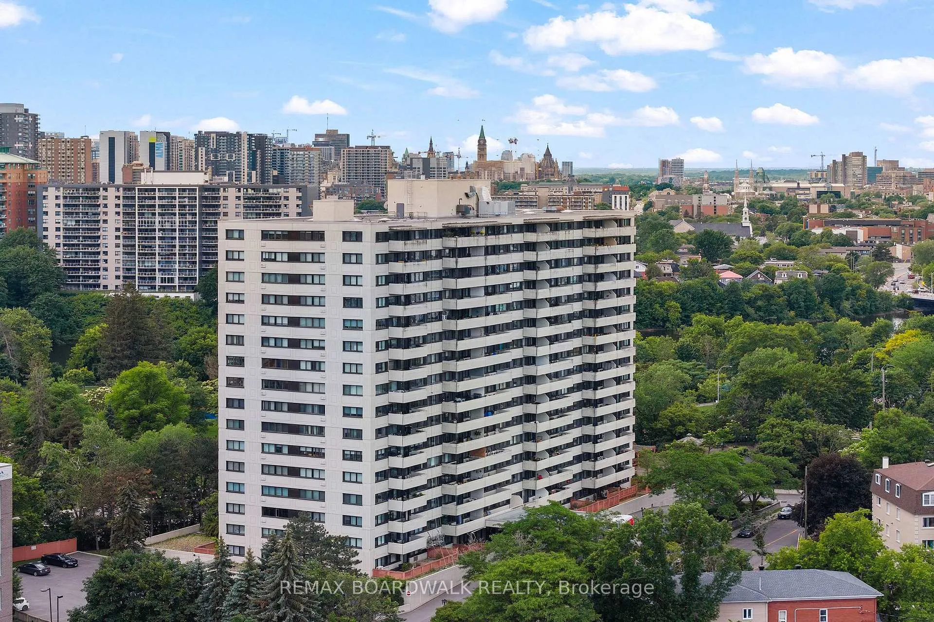 Front of Unit 812, 40 Landry Street