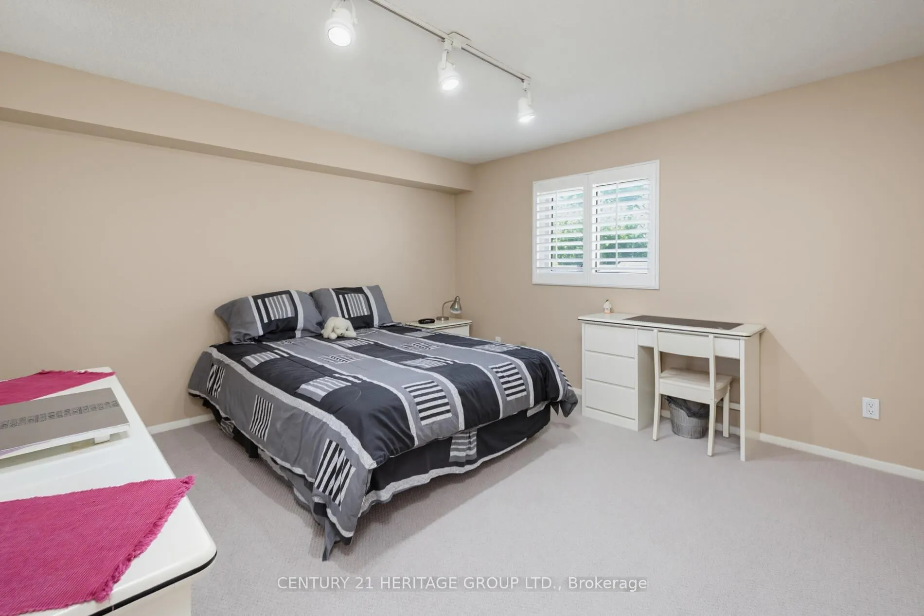 Photo 15 of 161 Hetherington Crescent, Vaughan, Brownridge — HOMEH