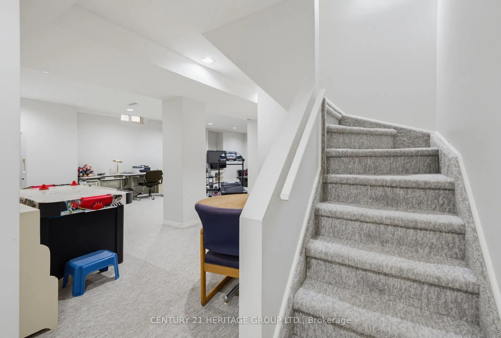 Photo 18 of 161 Hetherington Crescent, Vaughan, Brownridge — HOMEH