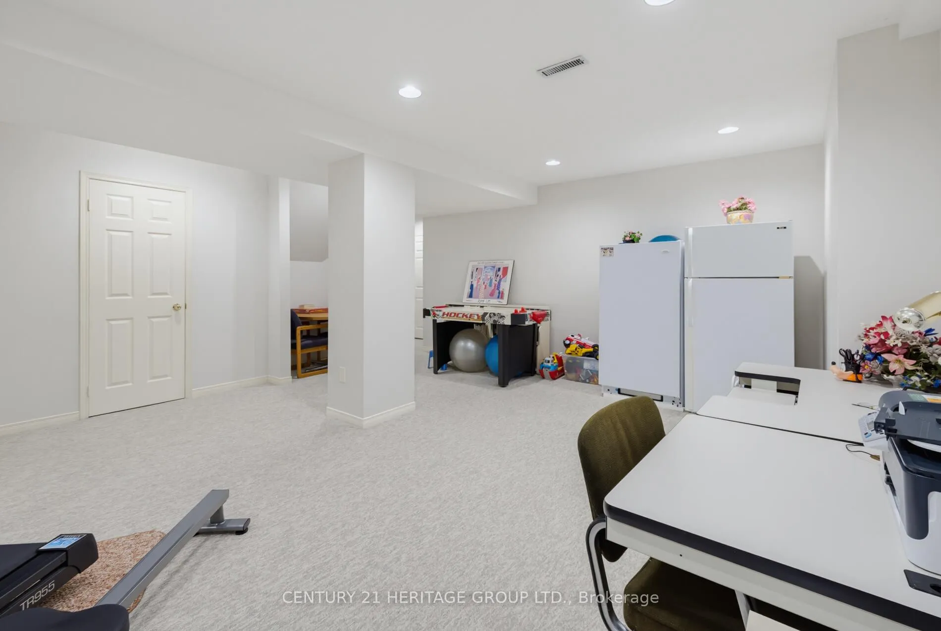 Photo 19 of 161 Hetherington Crescent, Vaughan, Brownridge — HOMEH