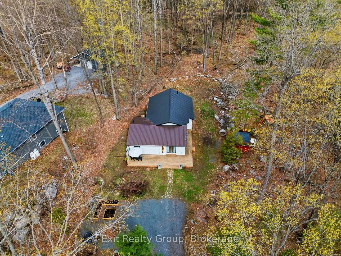 Photo 3 of 54 Paradise Road, Marmora and Lake, Marmora Ward — HOMEH