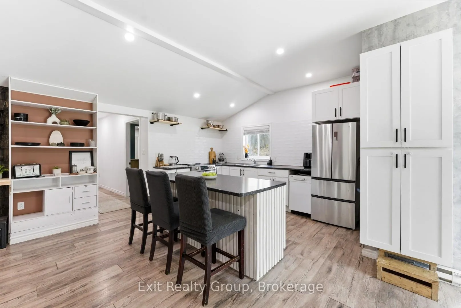 Photo 4 of 54 Paradise Road, Marmora and Lake, Marmora Ward — HOMEH