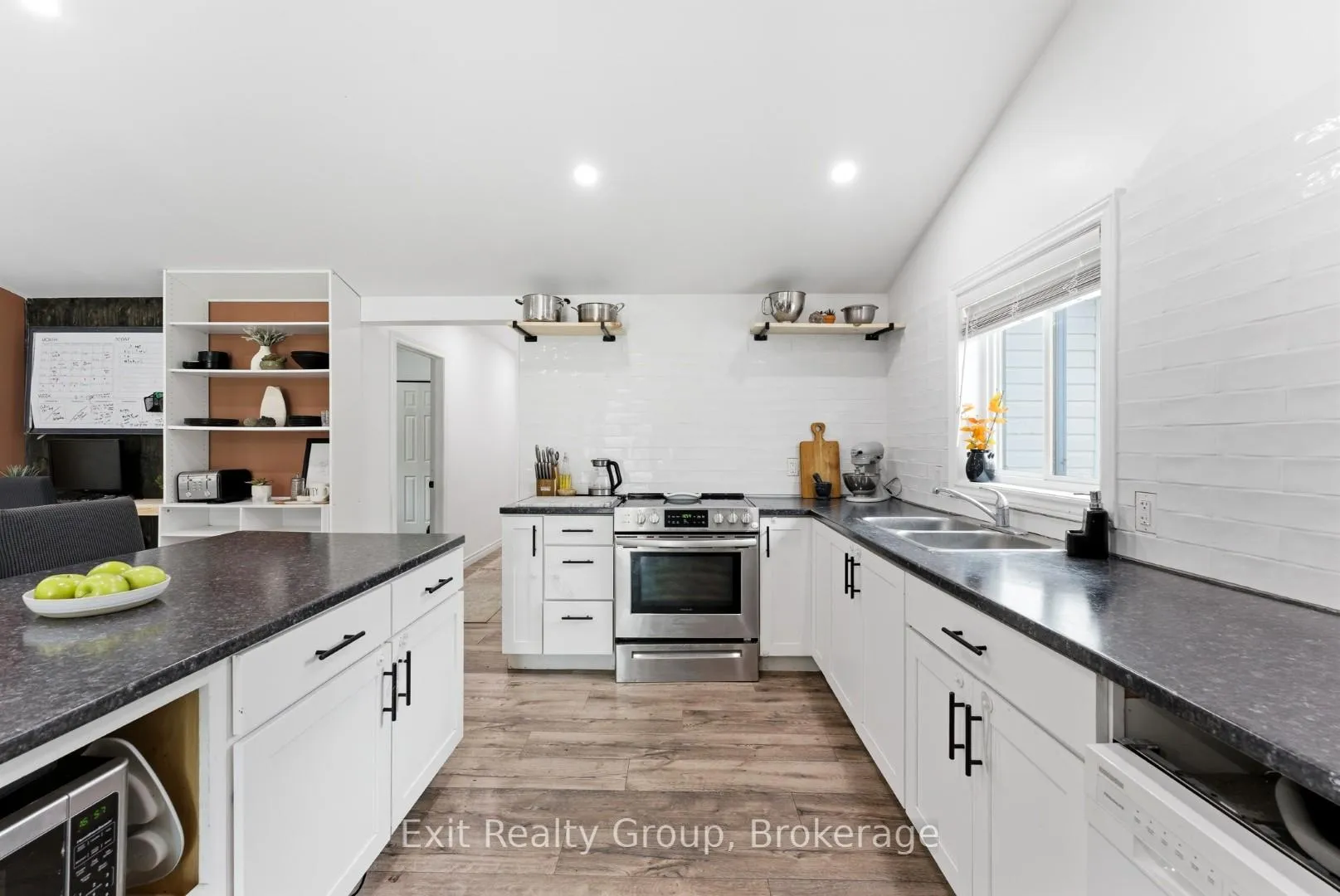 Photo 6 of 54 Paradise Road, Marmora and Lake, Marmora Ward — HOMEH