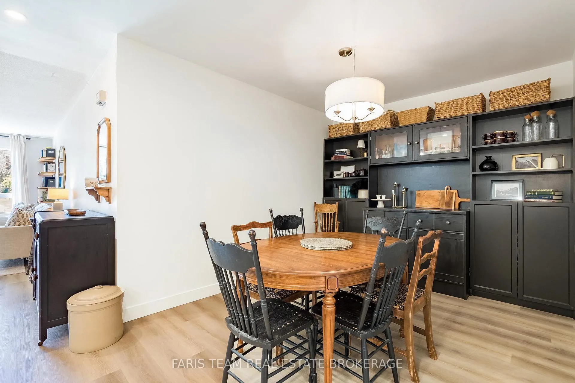 Photo 10 of 21 Maplehurst Crescent, Barrie, Cundles East — HOMEH