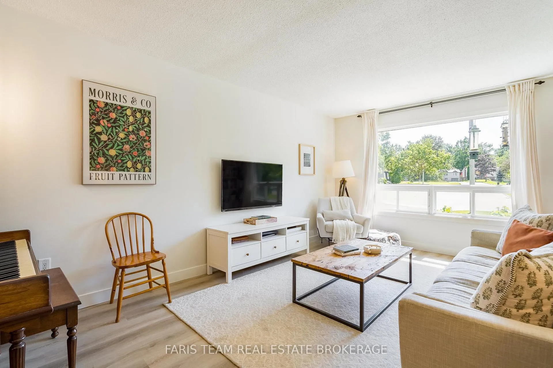 Photo 12 of 21 Maplehurst Crescent, Barrie, Cundles East — HOMEH