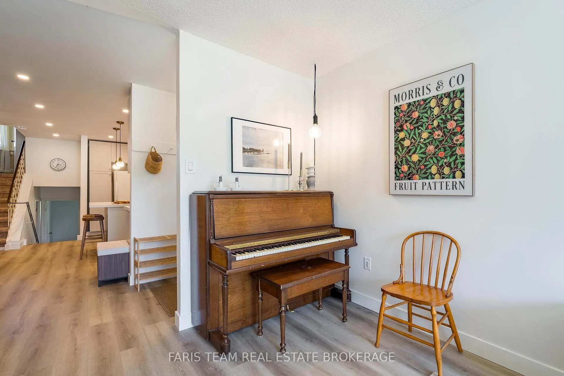 Photo 15 of 21 Maplehurst Crescent, Barrie, Cundles East — HOMEH