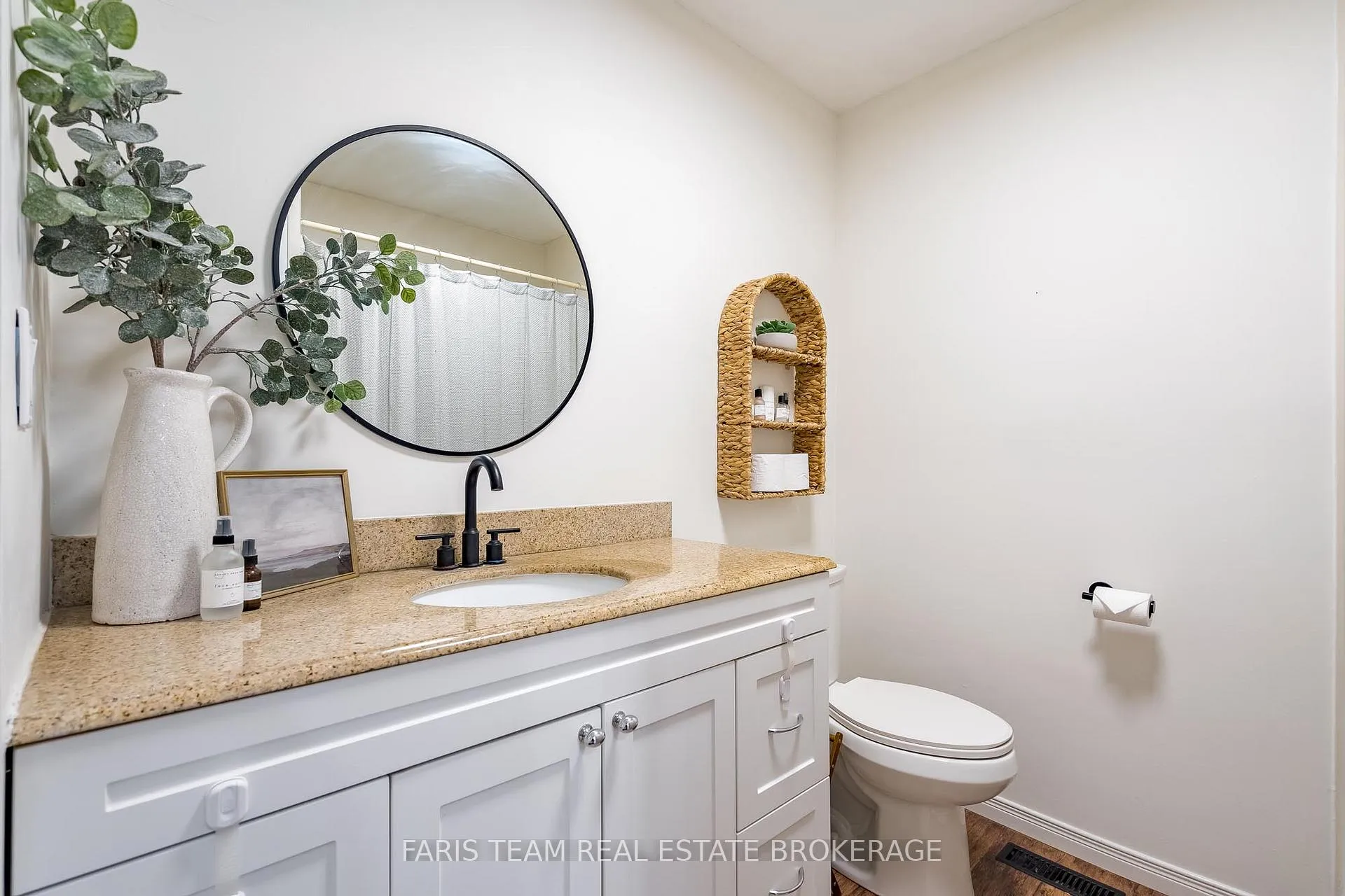 Photo 16 of 21 Maplehurst Crescent, Barrie, Cundles East — HOMEH