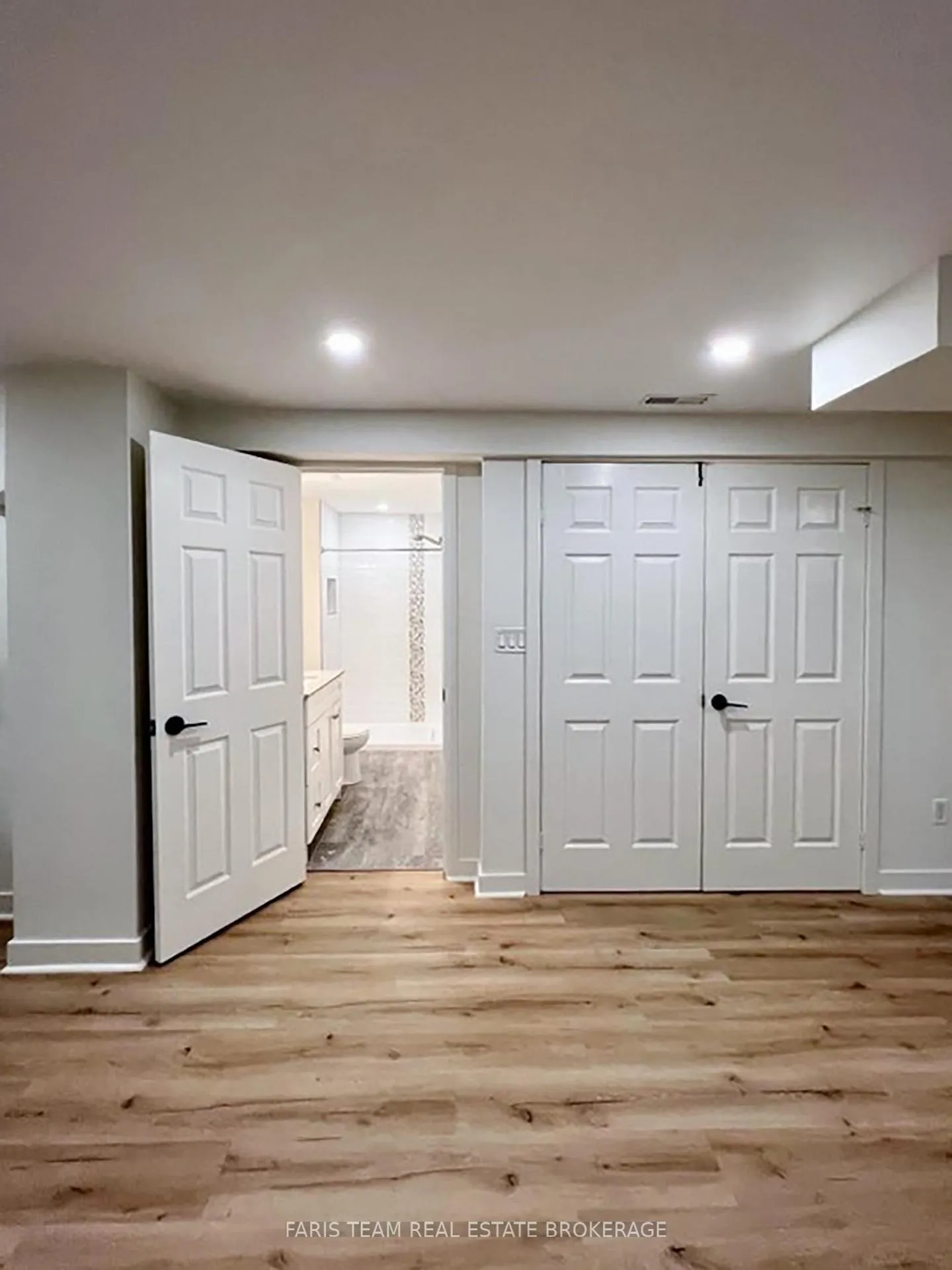 Photo 29 of 21 Maplehurst Crescent, Barrie, Cundles East — HOMEH