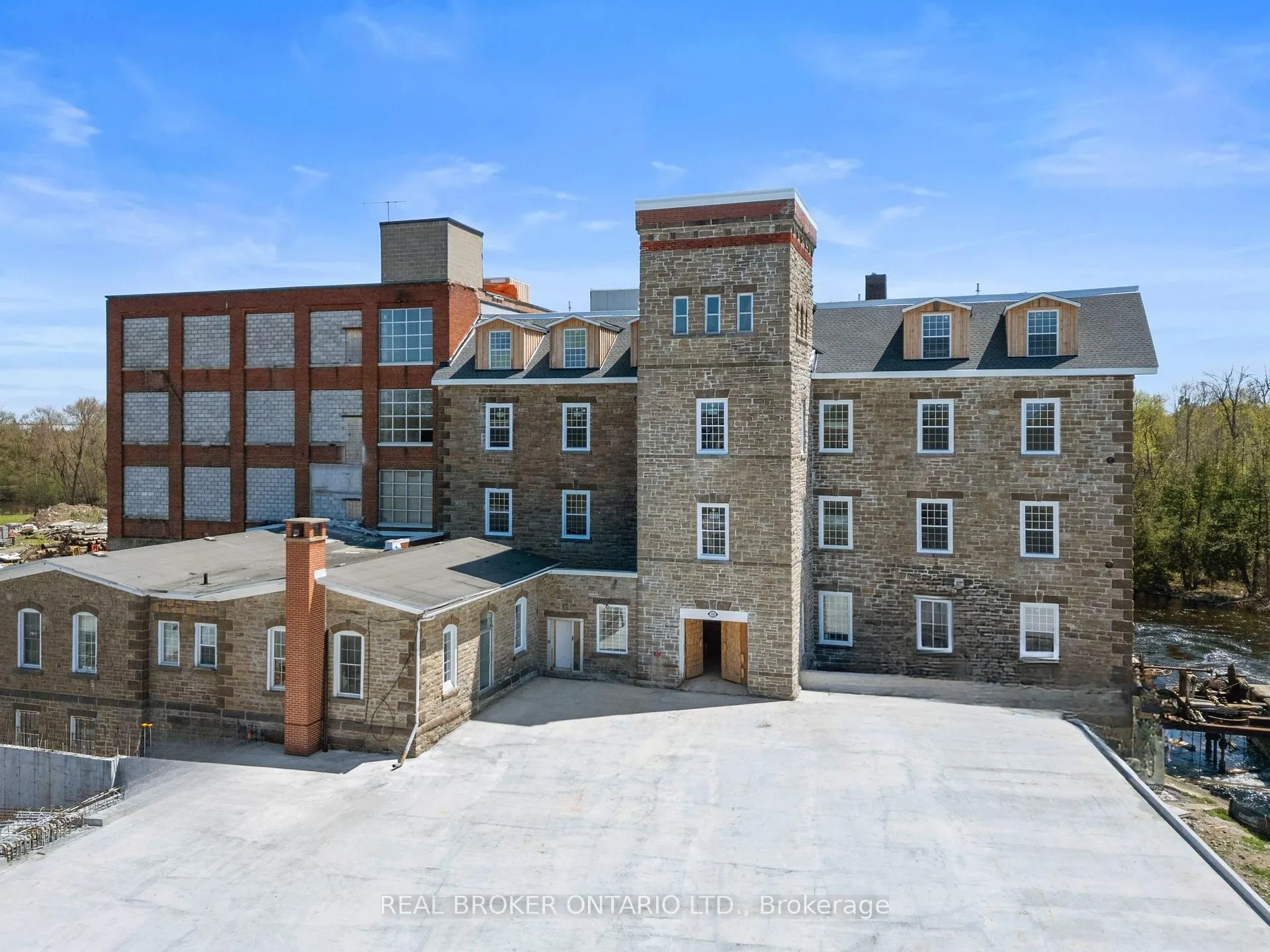 Photo of Unit 113, 150 Mill Street