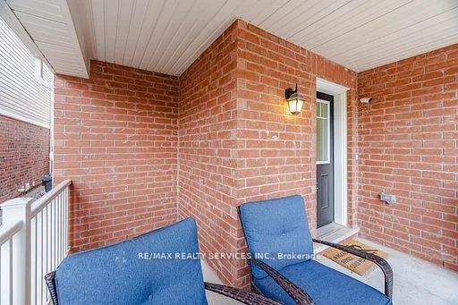 Photo 3 of 25 Bannister Crescent, Brampton, Northwest Brampton — HOMEH