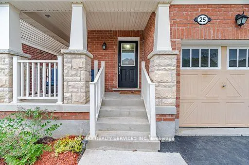 Photo 4 of 25 Bannister Crescent, Brampton, Northwest Brampton — HOMEH