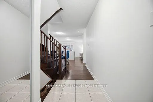 Photo 5 of 25 Bannister Crescent, Brampton, Northwest Brampton — HOMEH