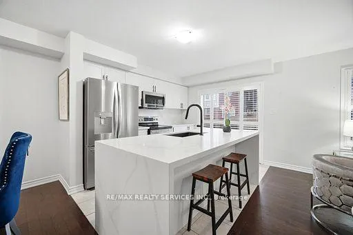 Photo 9 of 25 Bannister Crescent, Brampton, Northwest Brampton — HOMEH