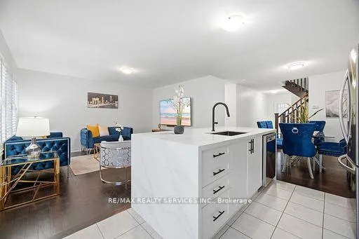 Photo 14 of 25 Bannister Crescent, Brampton, Northwest Brampton — HOMEH