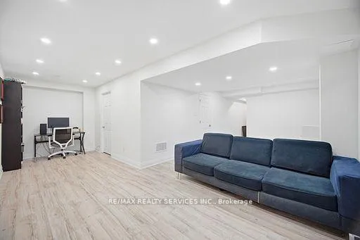 Photo 39 of 25 Bannister Crescent, Brampton, Northwest Brampton — HOMEH