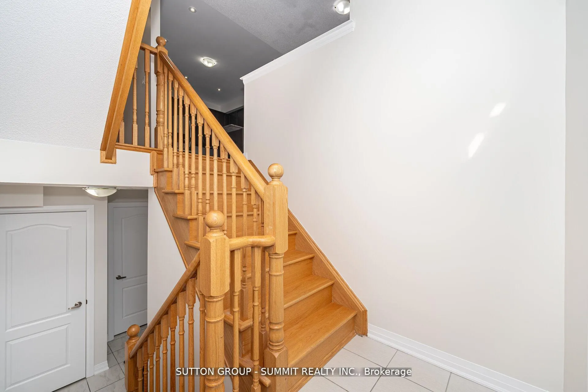 Photo 5 of Unit 20, 172 Parkinson Crescent, Orangeville — HOMEH