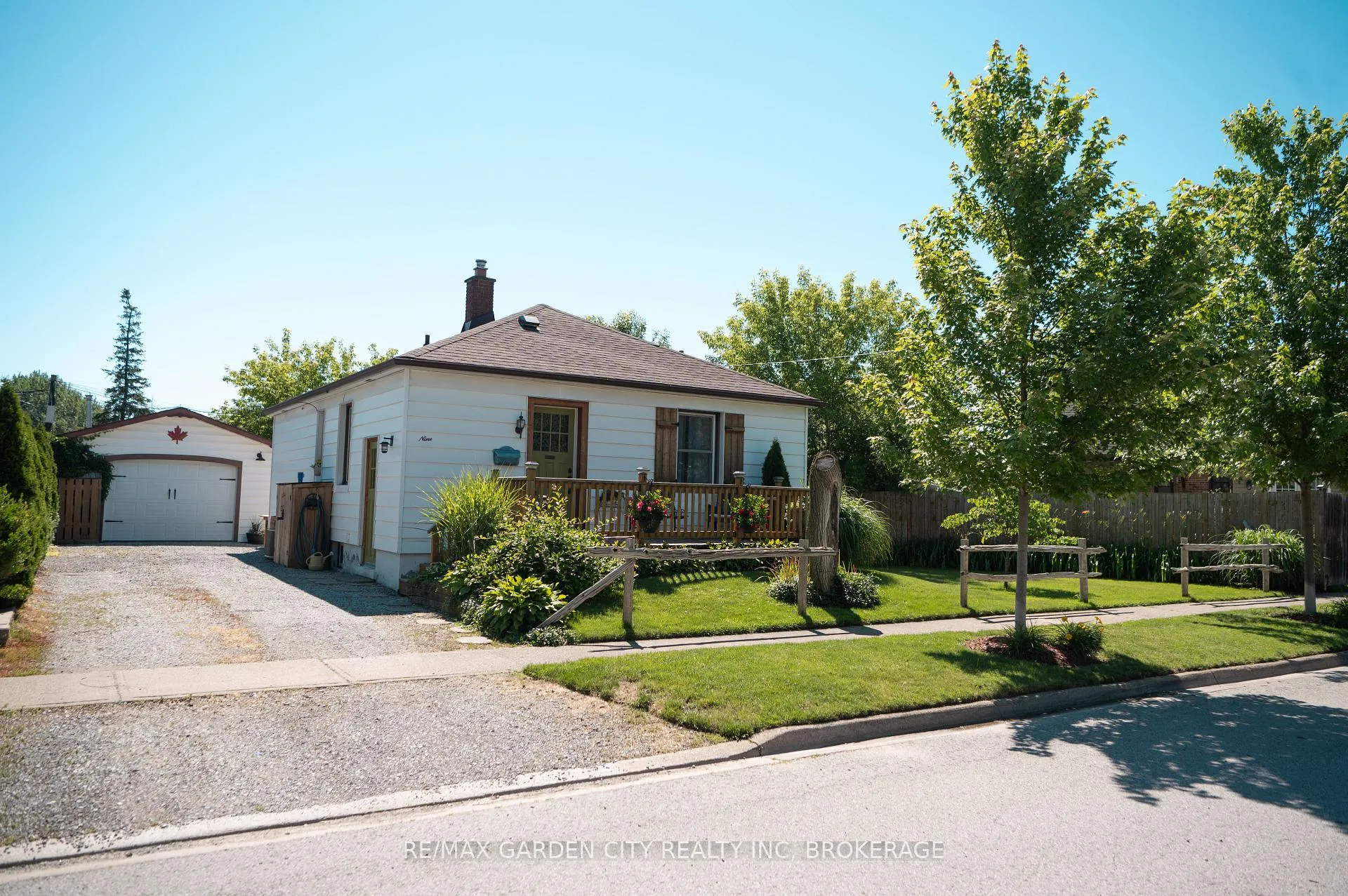 Photo 1 of 9 Blain Place, St. Catharines, E. Chester — HOMEH