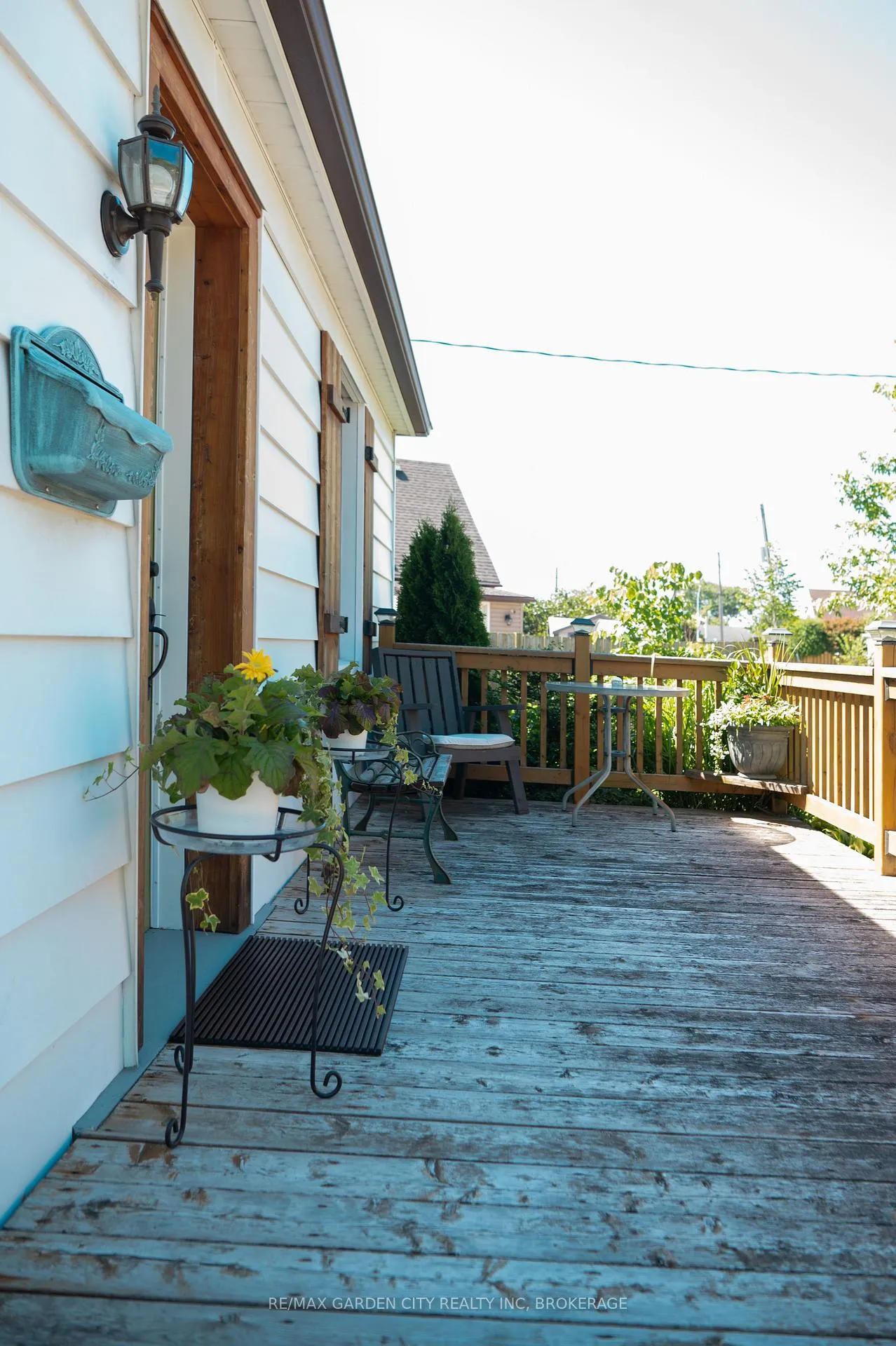 Photo 3 of 9 Blain Place, St. Catharines, E. Chester — HOMEH
