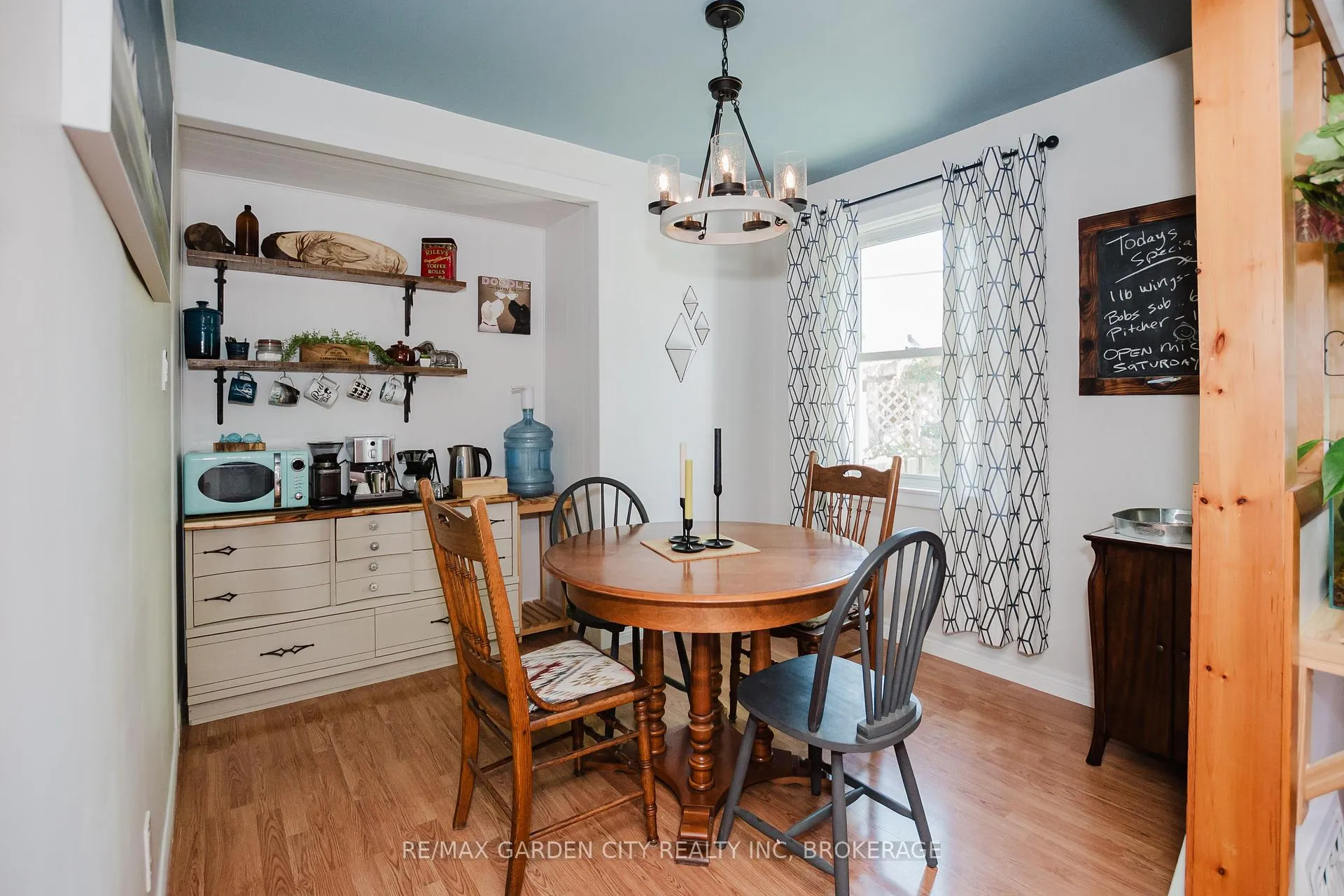 Photo 8 of 9 Blain Place, St. Catharines, E. Chester — HOMEH