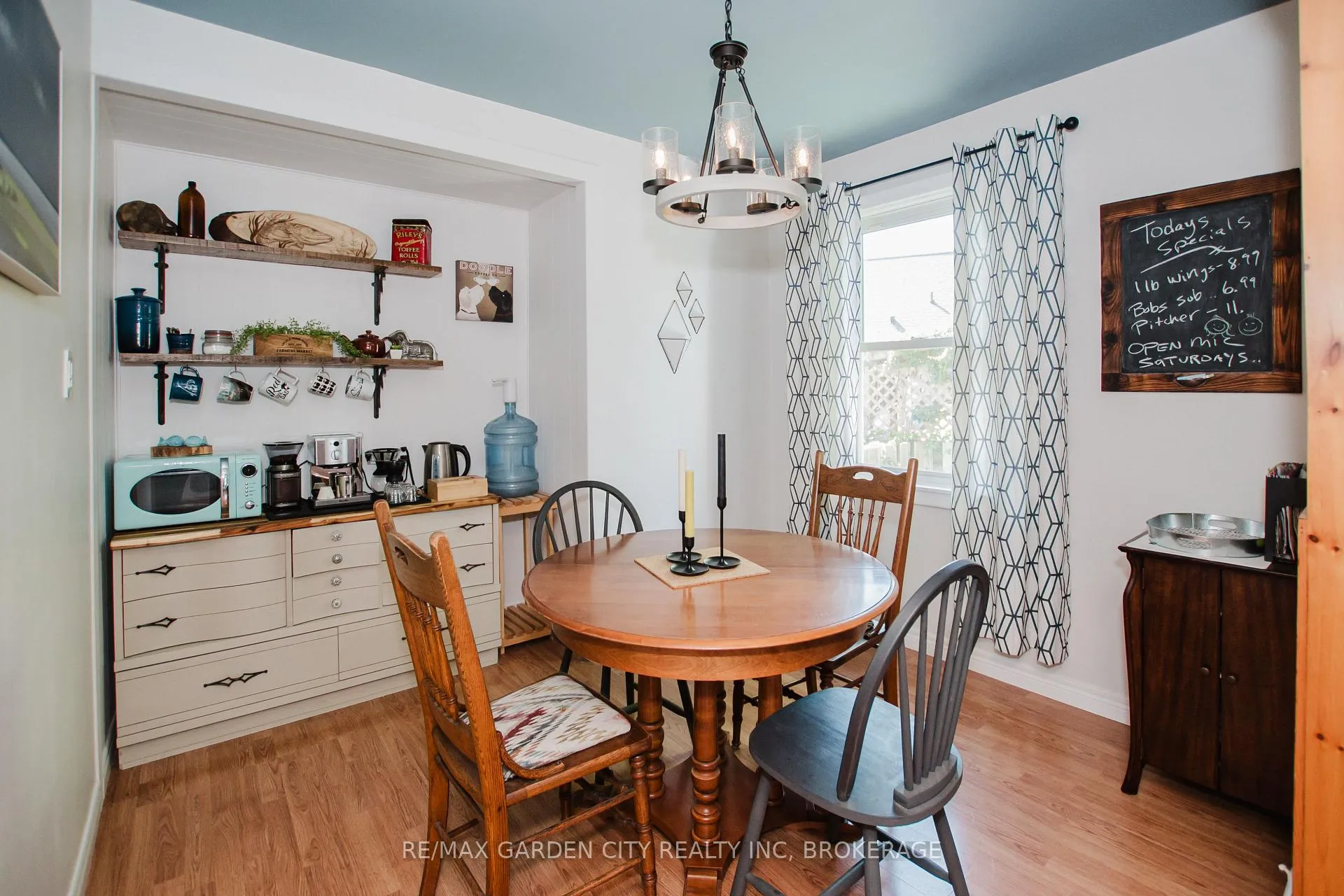 Photo 10 of 9 Blain Place, St. Catharines, E. Chester — HOMEH