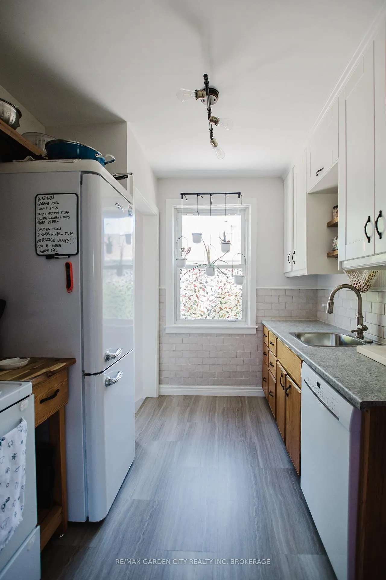 Photo 12 of 9 Blain Place, St. Catharines, E. Chester — HOMEH