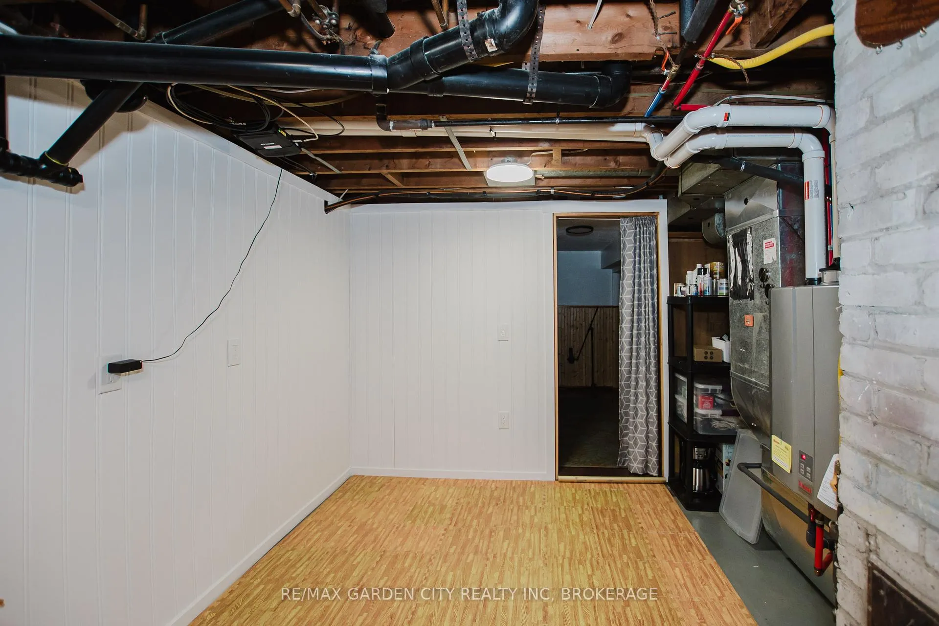 Photo 31 of 9 Blain Place, St. Catharines, E. Chester — HOMEH