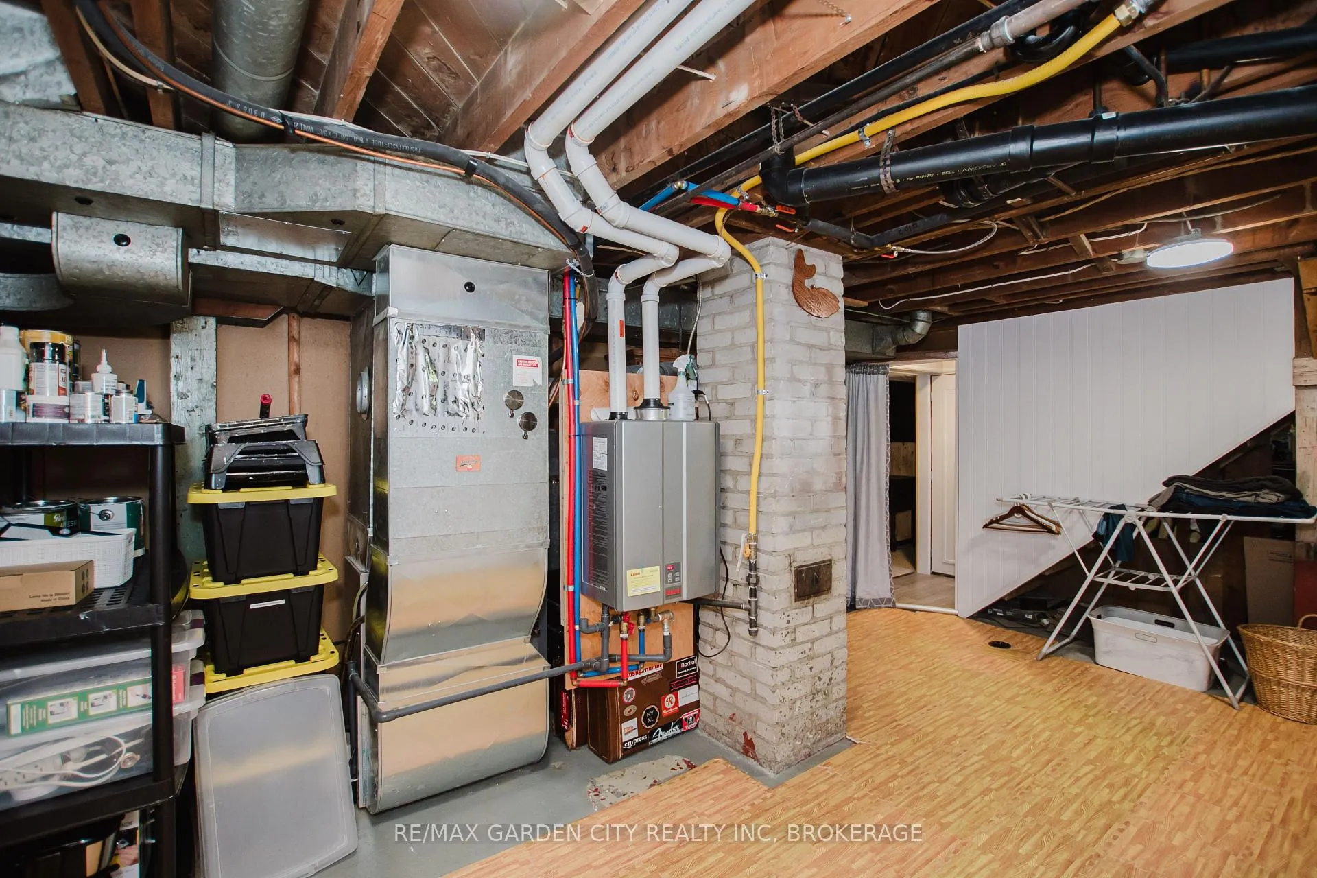 Photo 32 of 9 Blain Place, St. Catharines, E. Chester — HOMEH